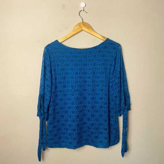 blue-patterned-tie-sleeve-top-136