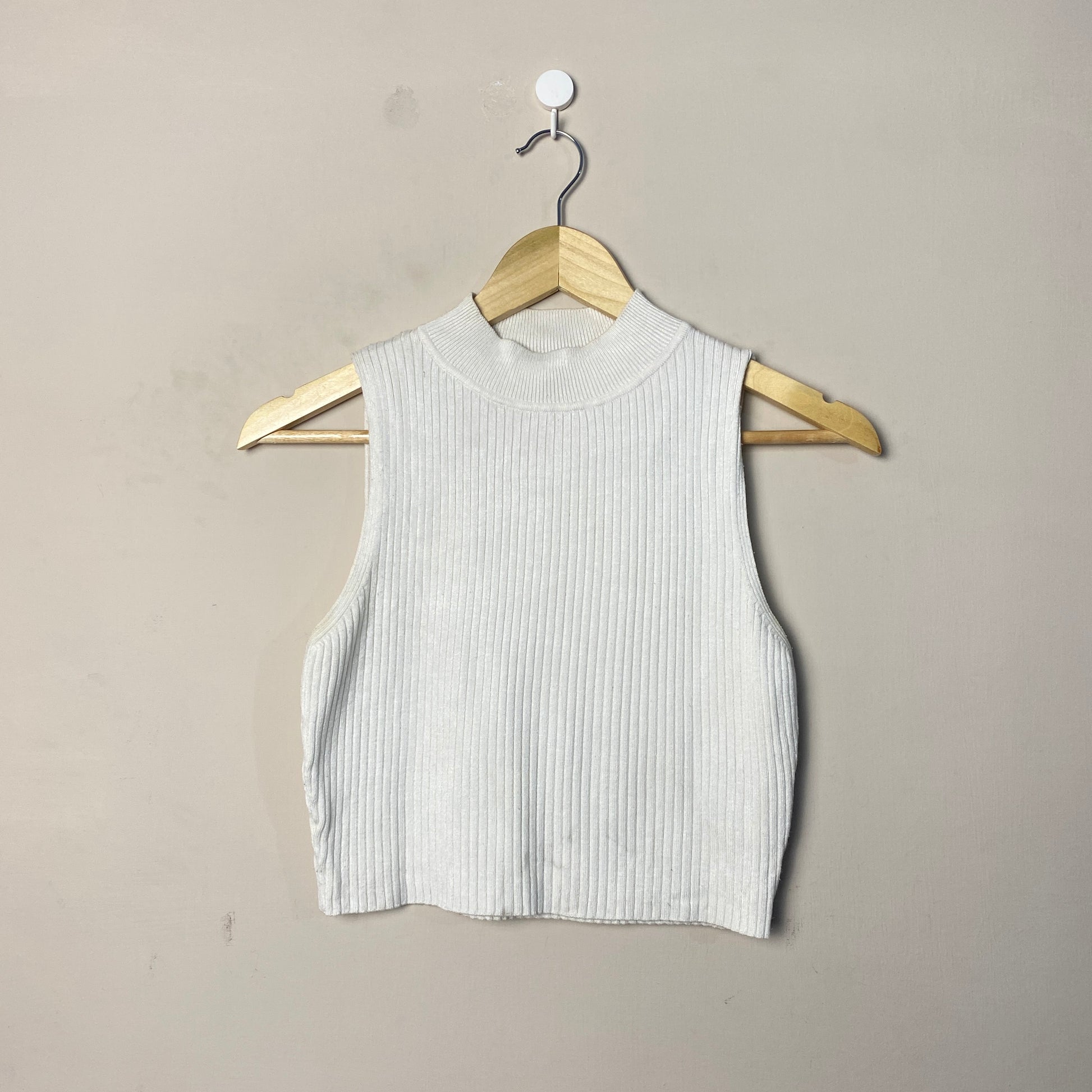 white-ribbed-mockneck-croptop-196