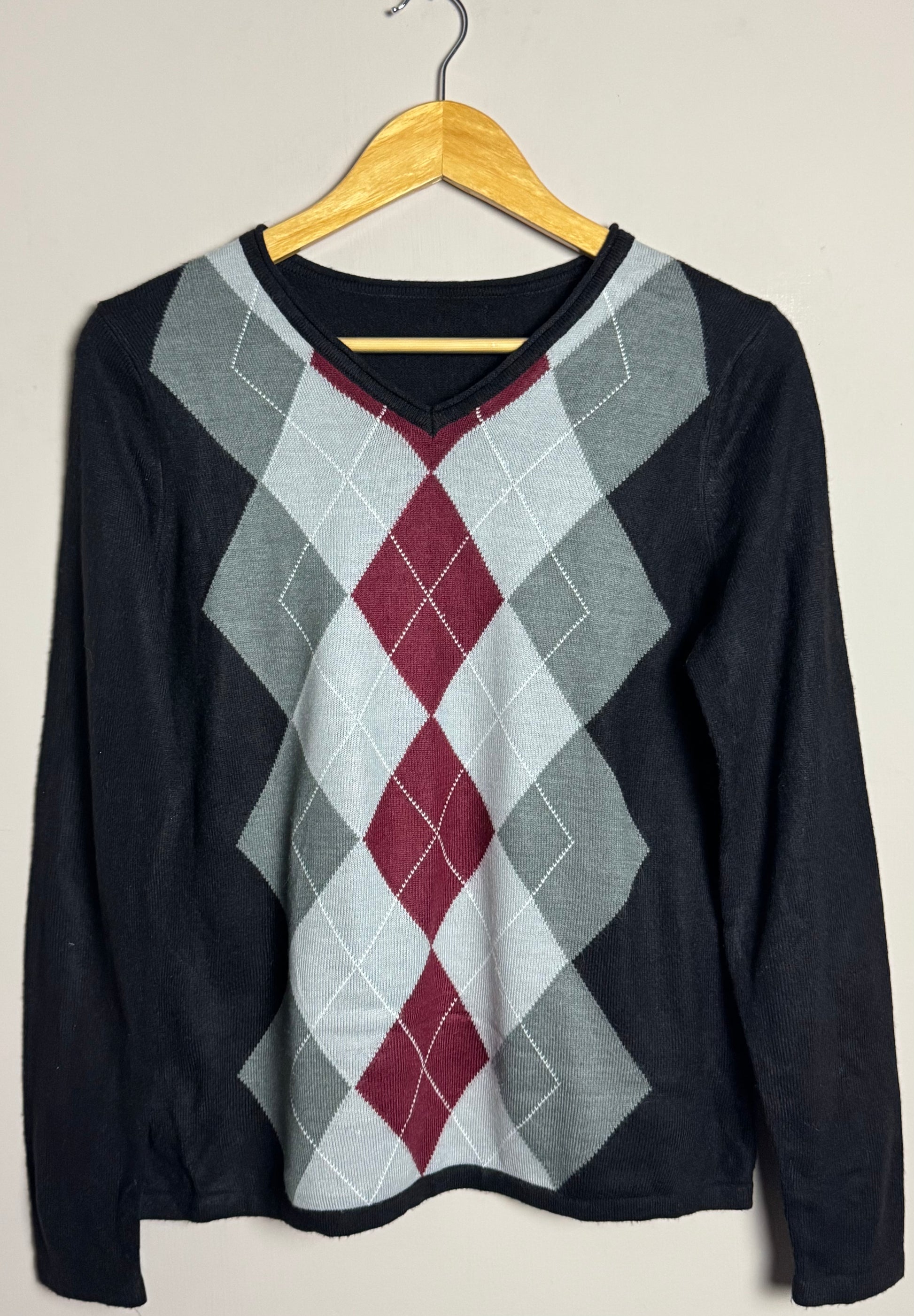 black-argyle-v-neck-sweatshirt-21