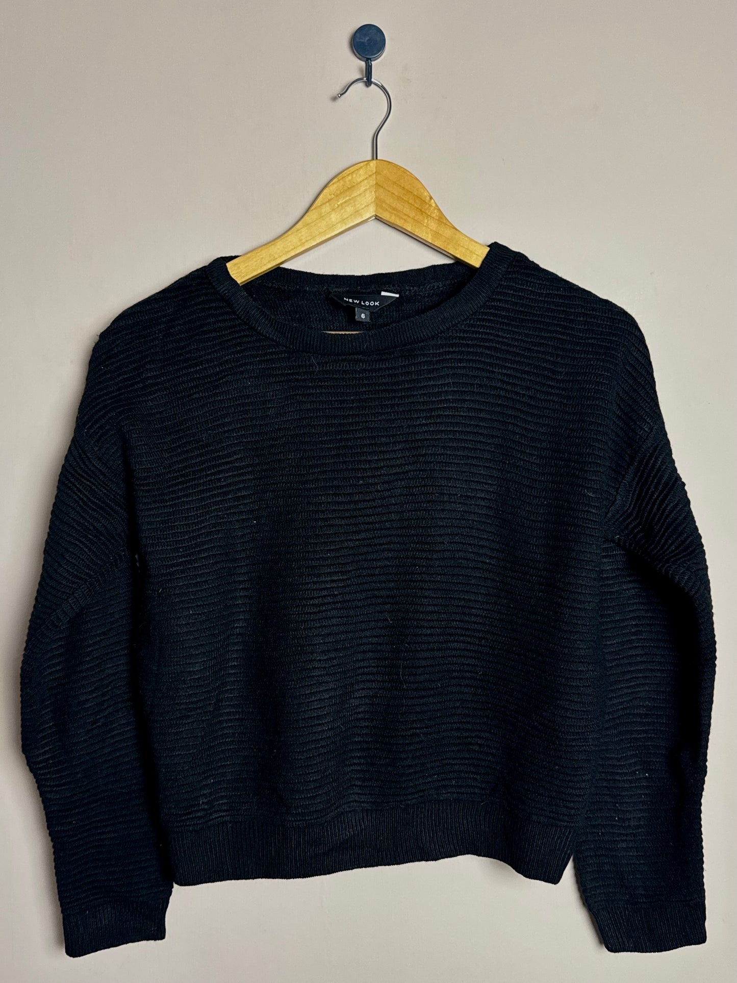 black-ribbed-knit-sweatshirt-36