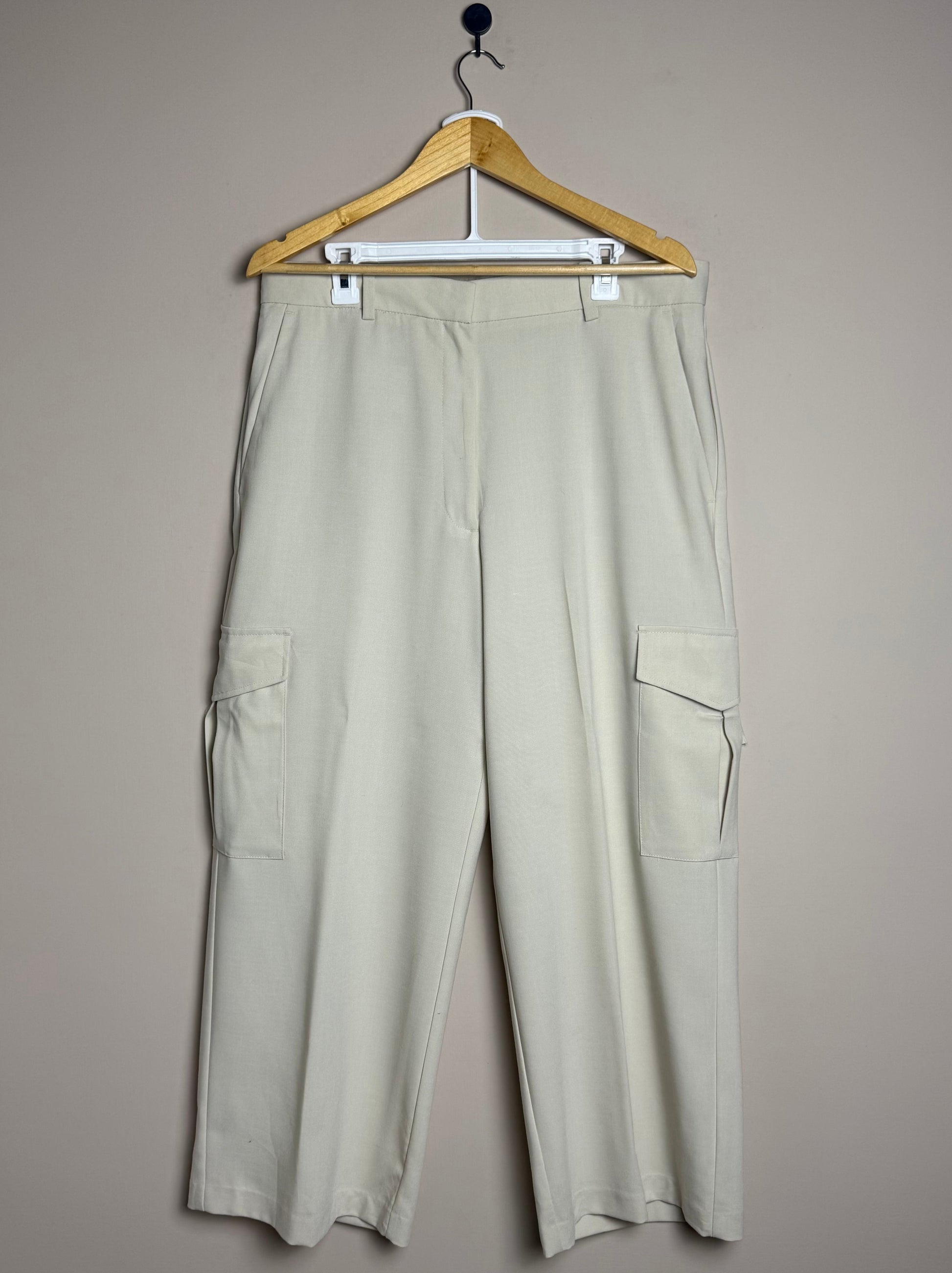 beige-cargo-pants-18