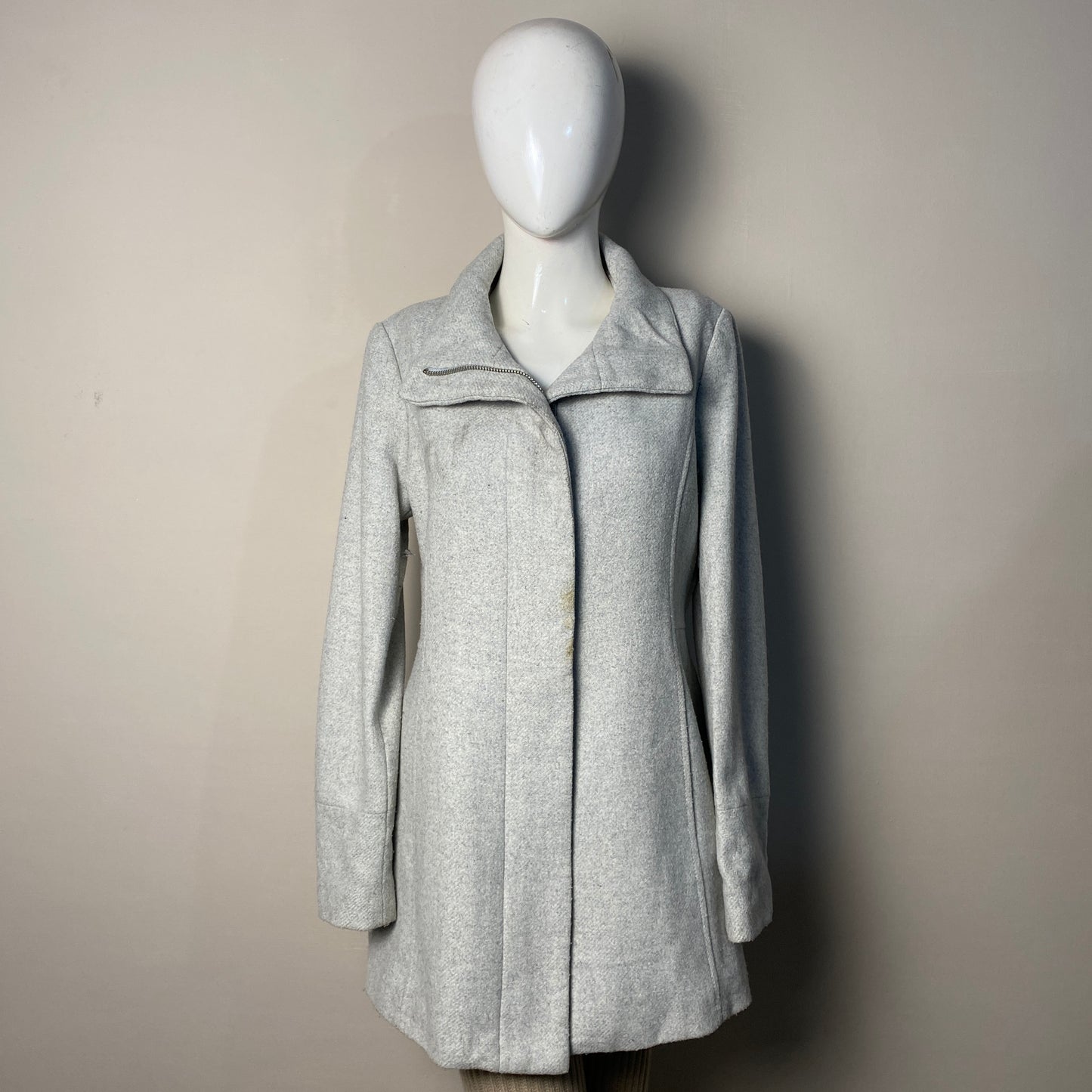light-grey-minimalist-coat-074