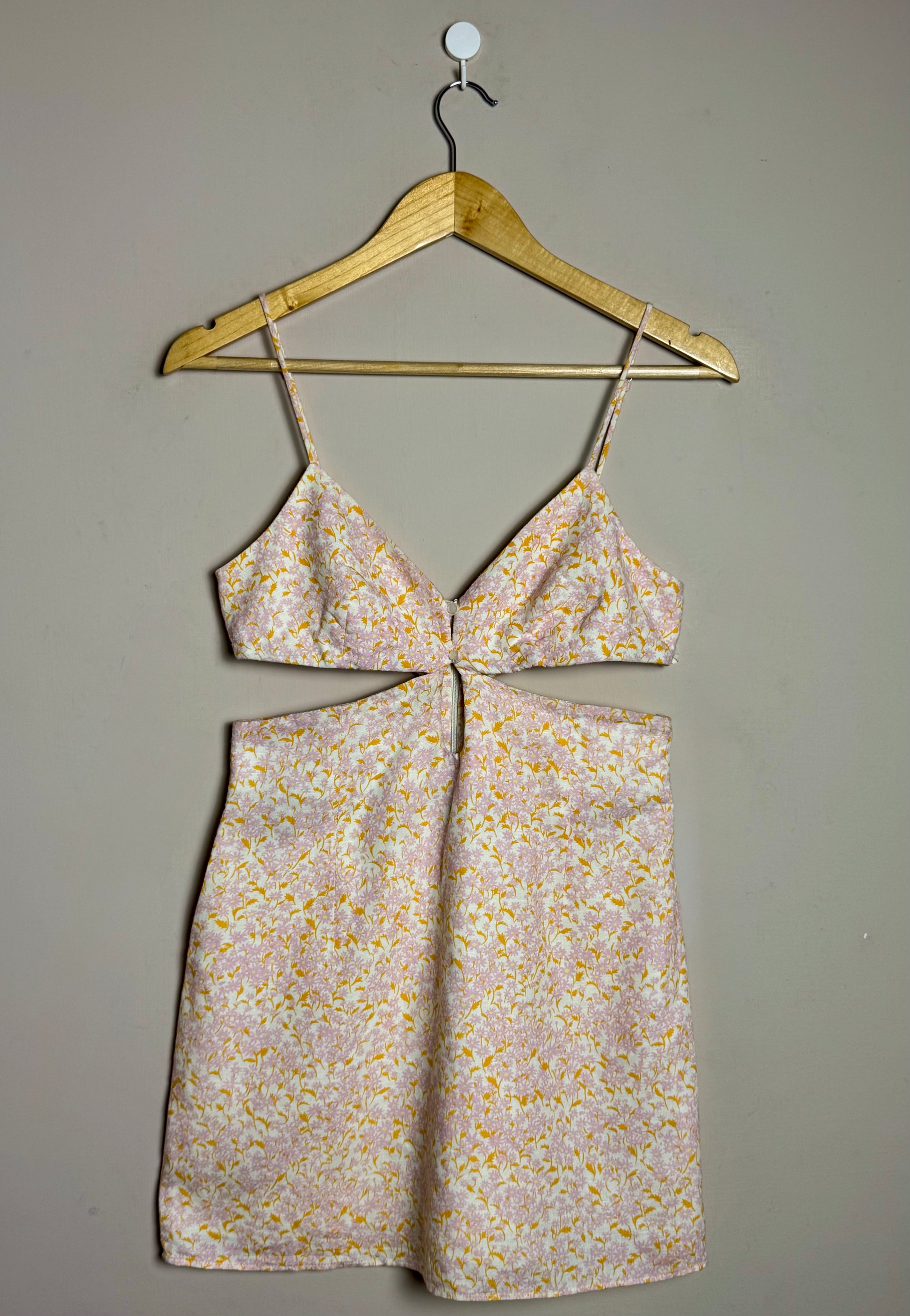 pastel-floral-cutout-mini-dress-8