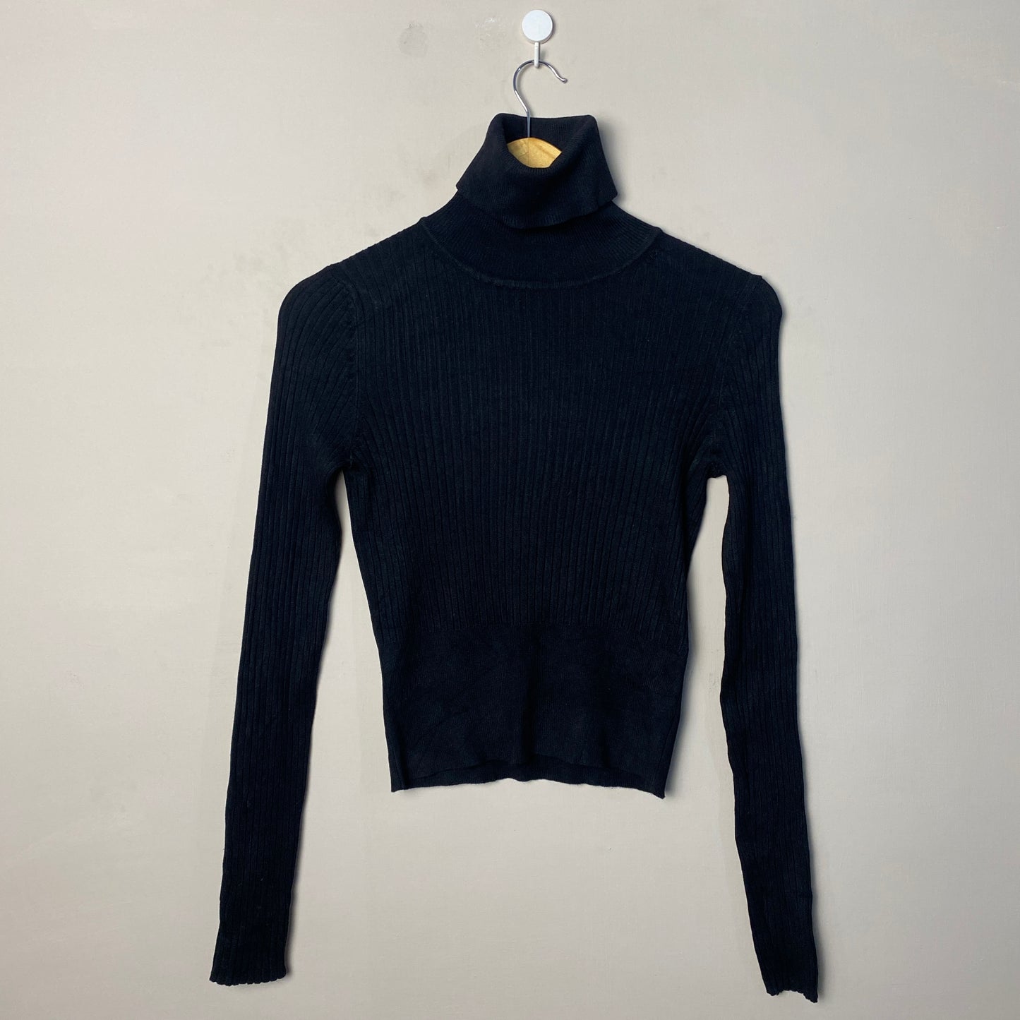 black-ribbed-highneck-top-037