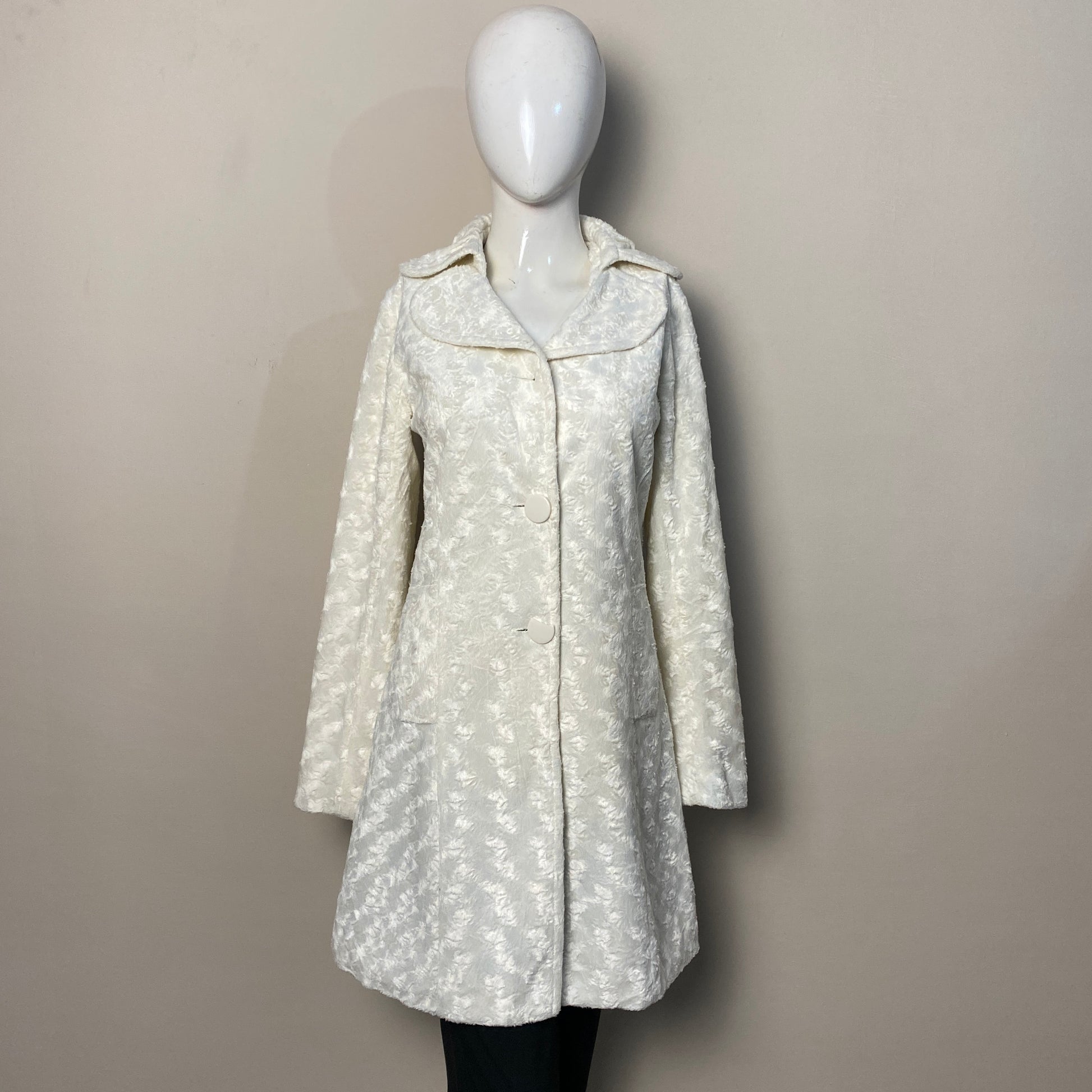 ivory-textured-elegant-long-coat-089