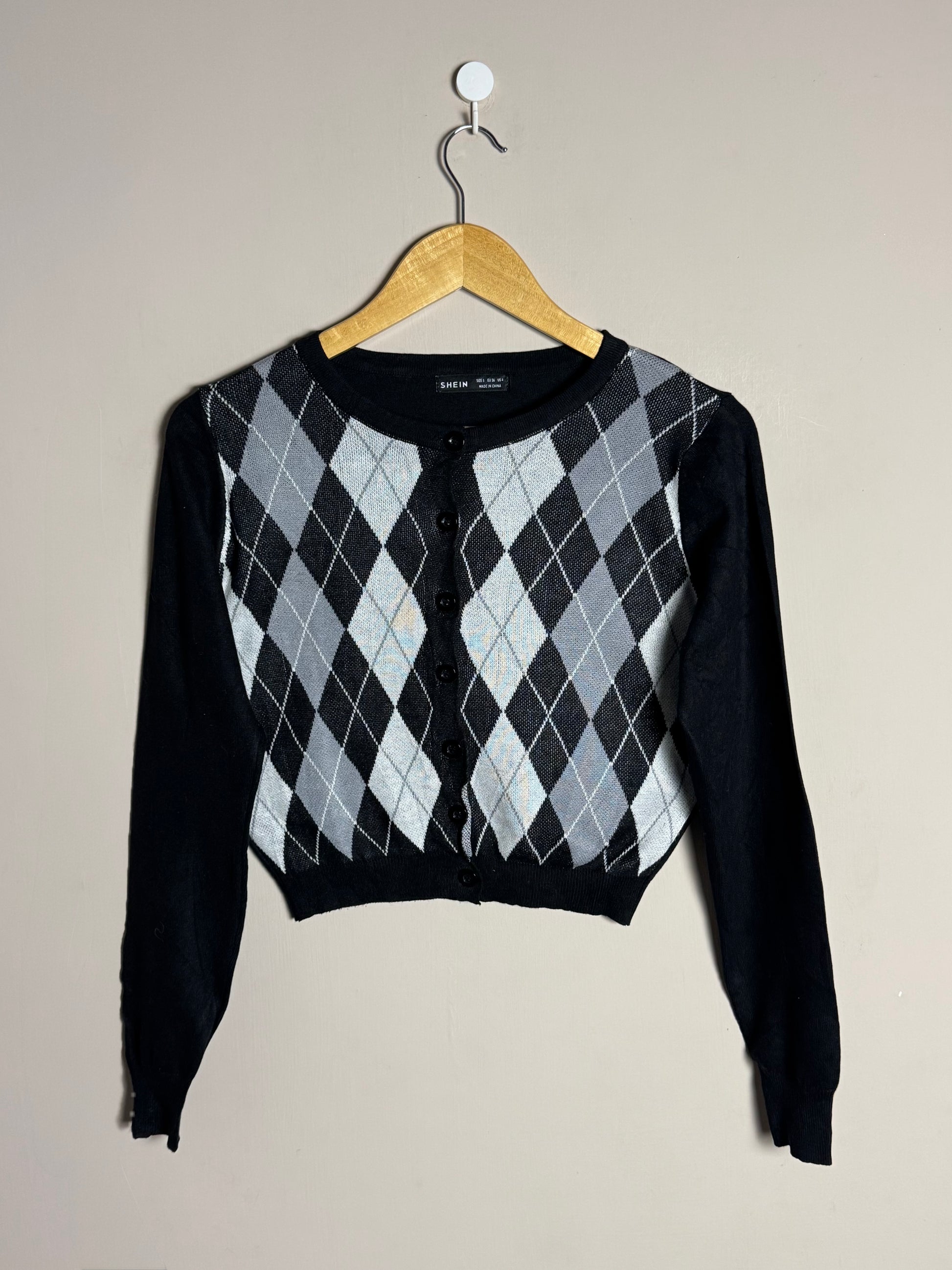 black-grey-argyle-knit-cardigan-79