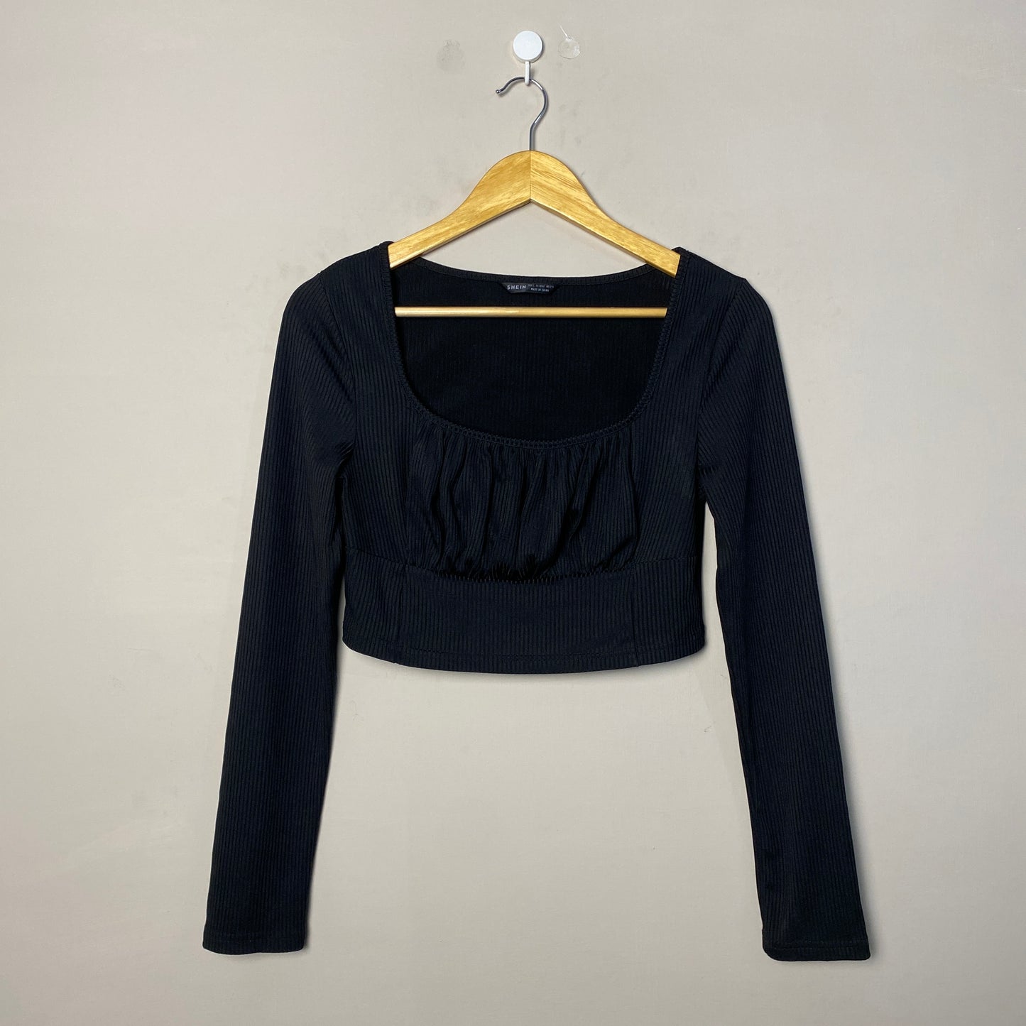 black-ribbed-square-neck-long-sleeve-crop-top-222