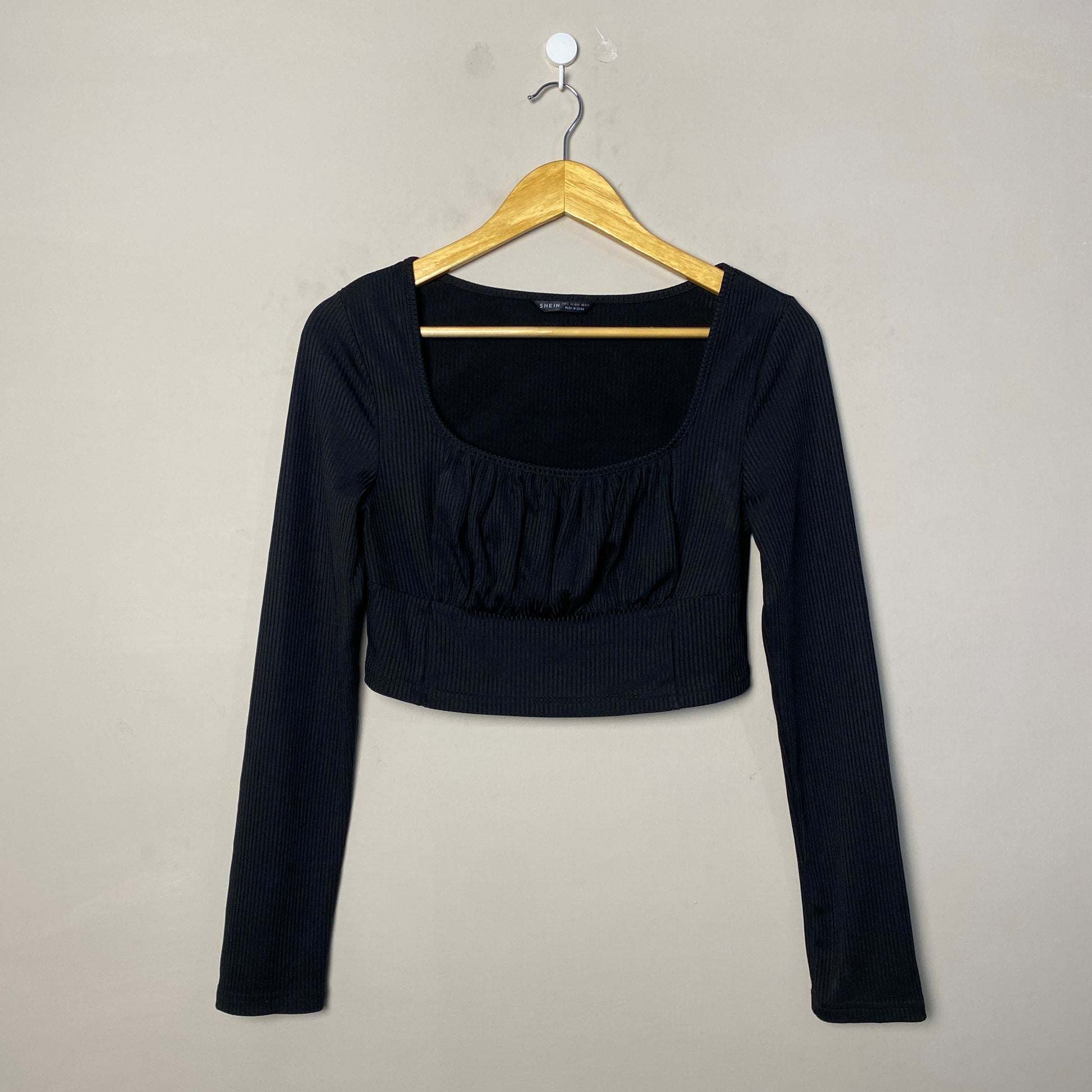black-ribbed-square-neck-long-sleeve-crop-top-222