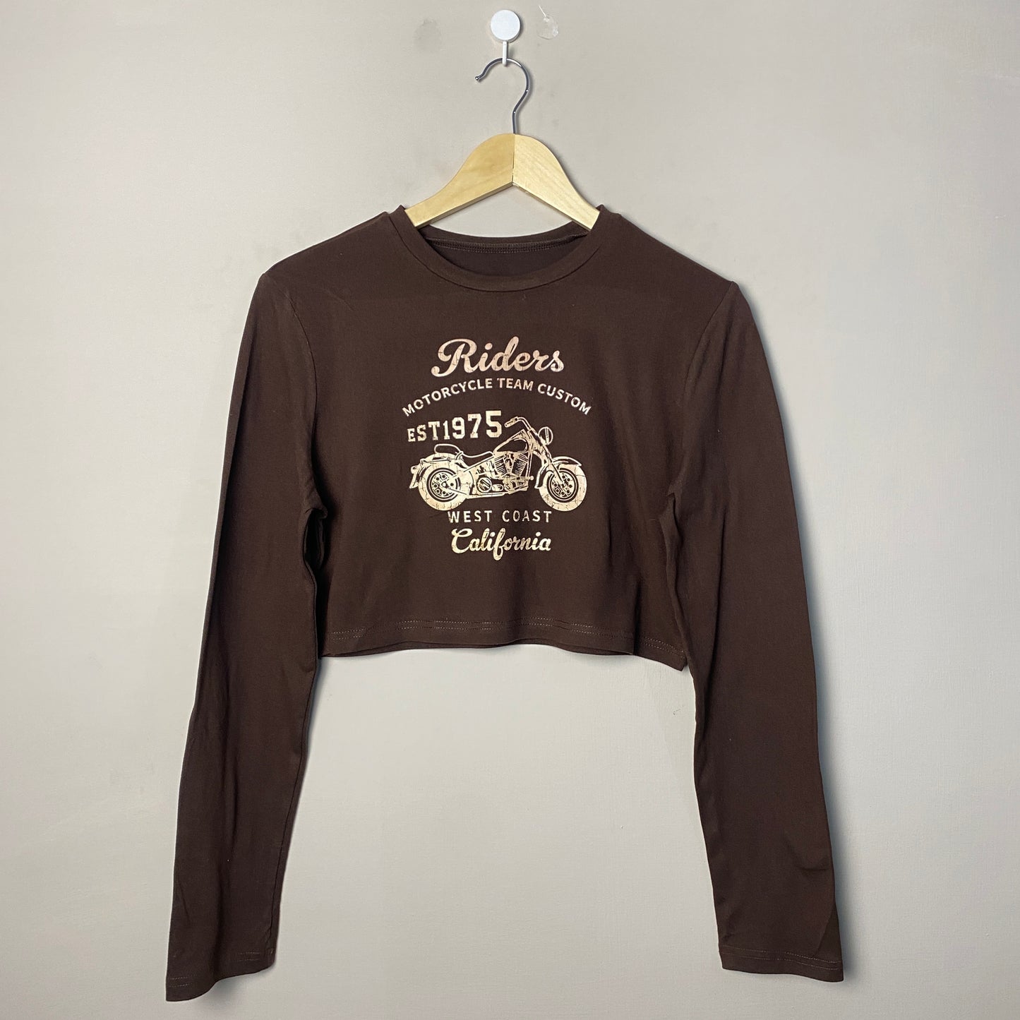 brown-riders-graphic-long-sleeve-crop-top-211
