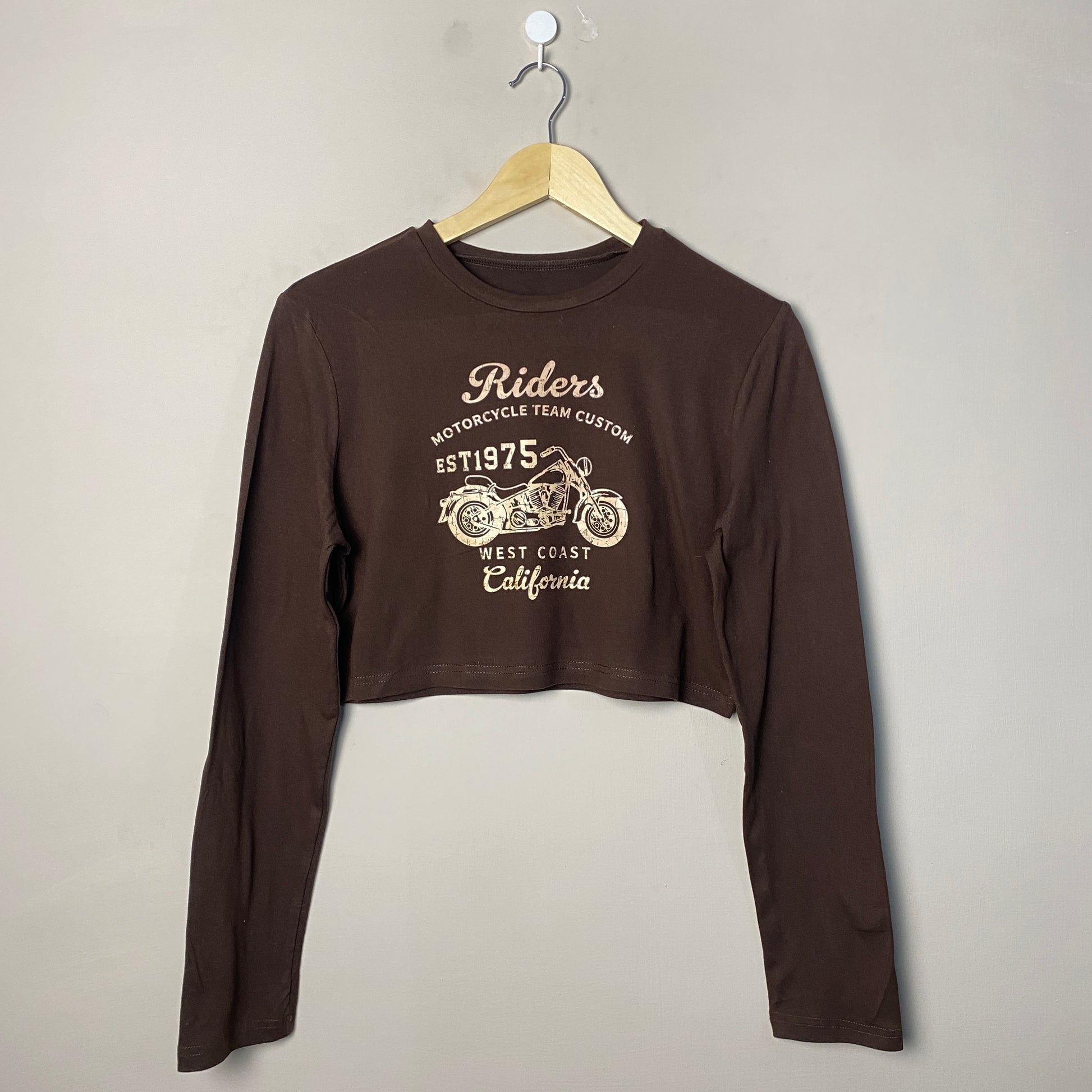 brown-riders-graphic-long-sleeve-crop-top-211