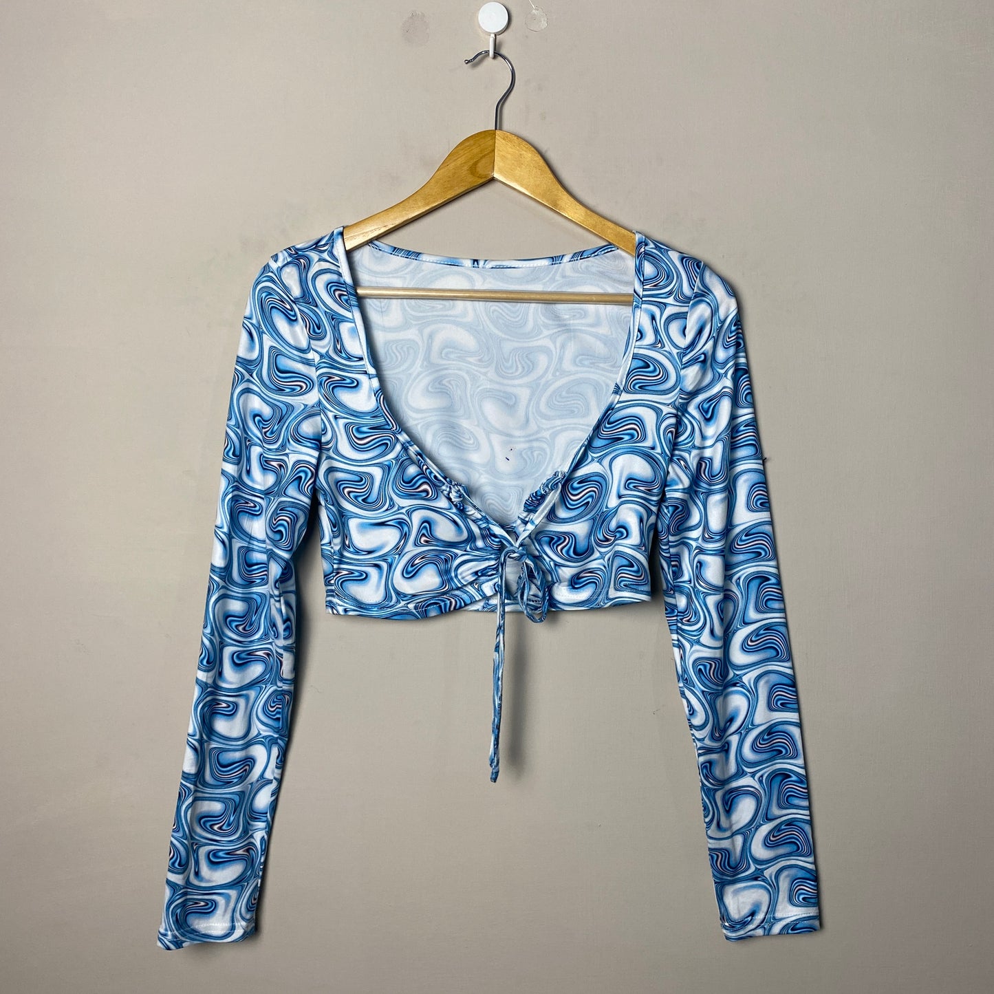 blue-white-swirl-tie-front-crop-top-204