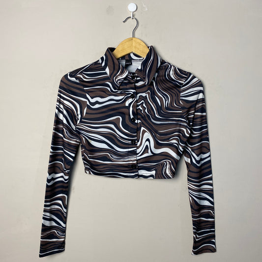 brown-black-swirl-print-buttoned-crop-top-203