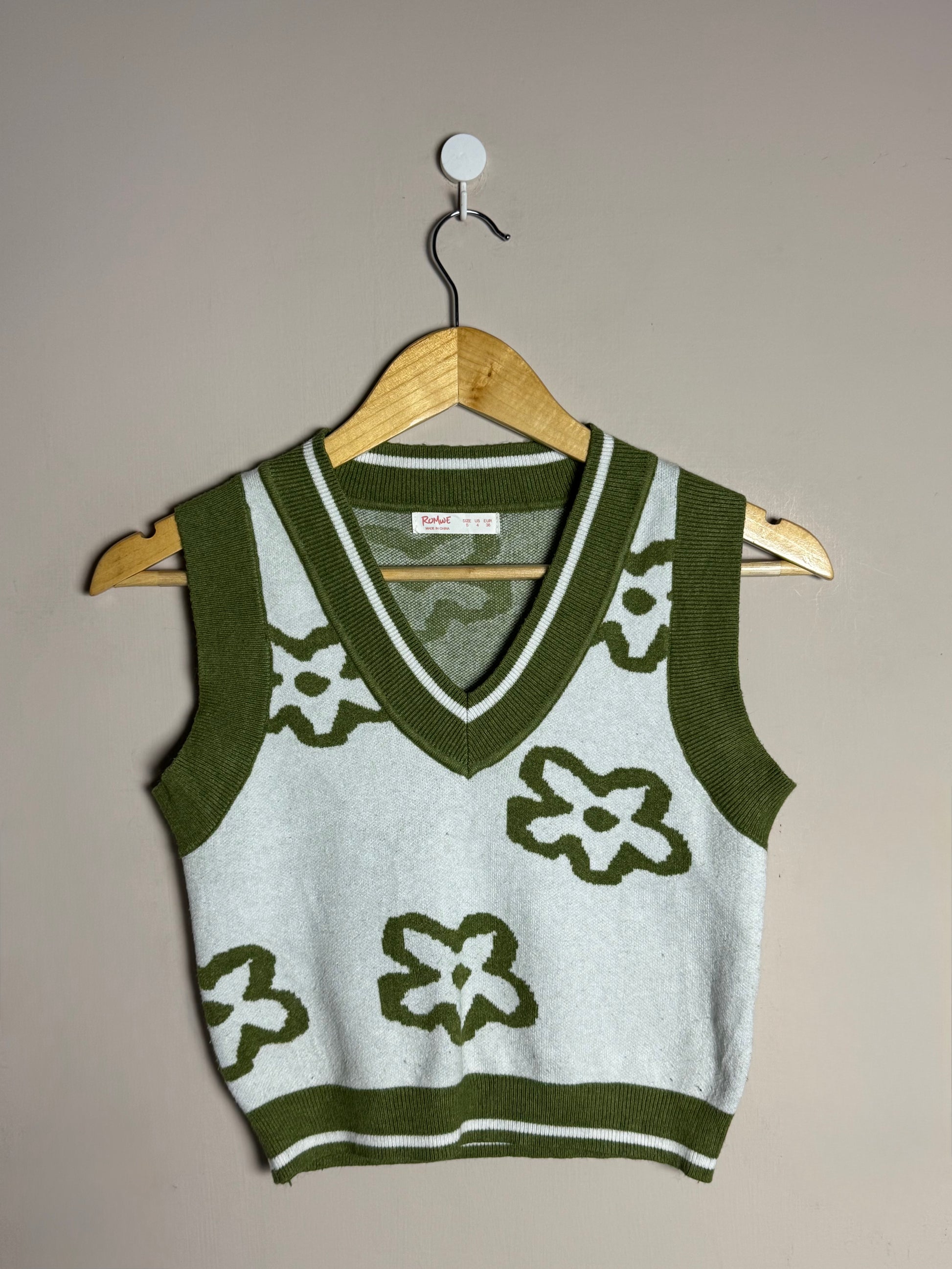 green-floral-knit-vest-small-15-14-18
