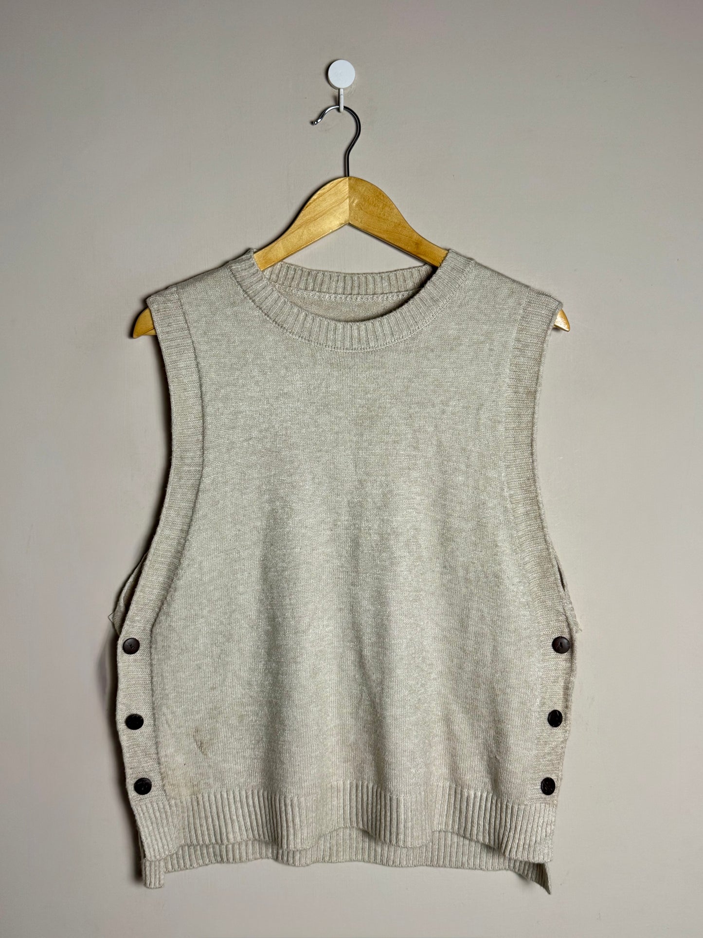 Beige Sleeveless Knit Sweater With Side Buttons – Large-48