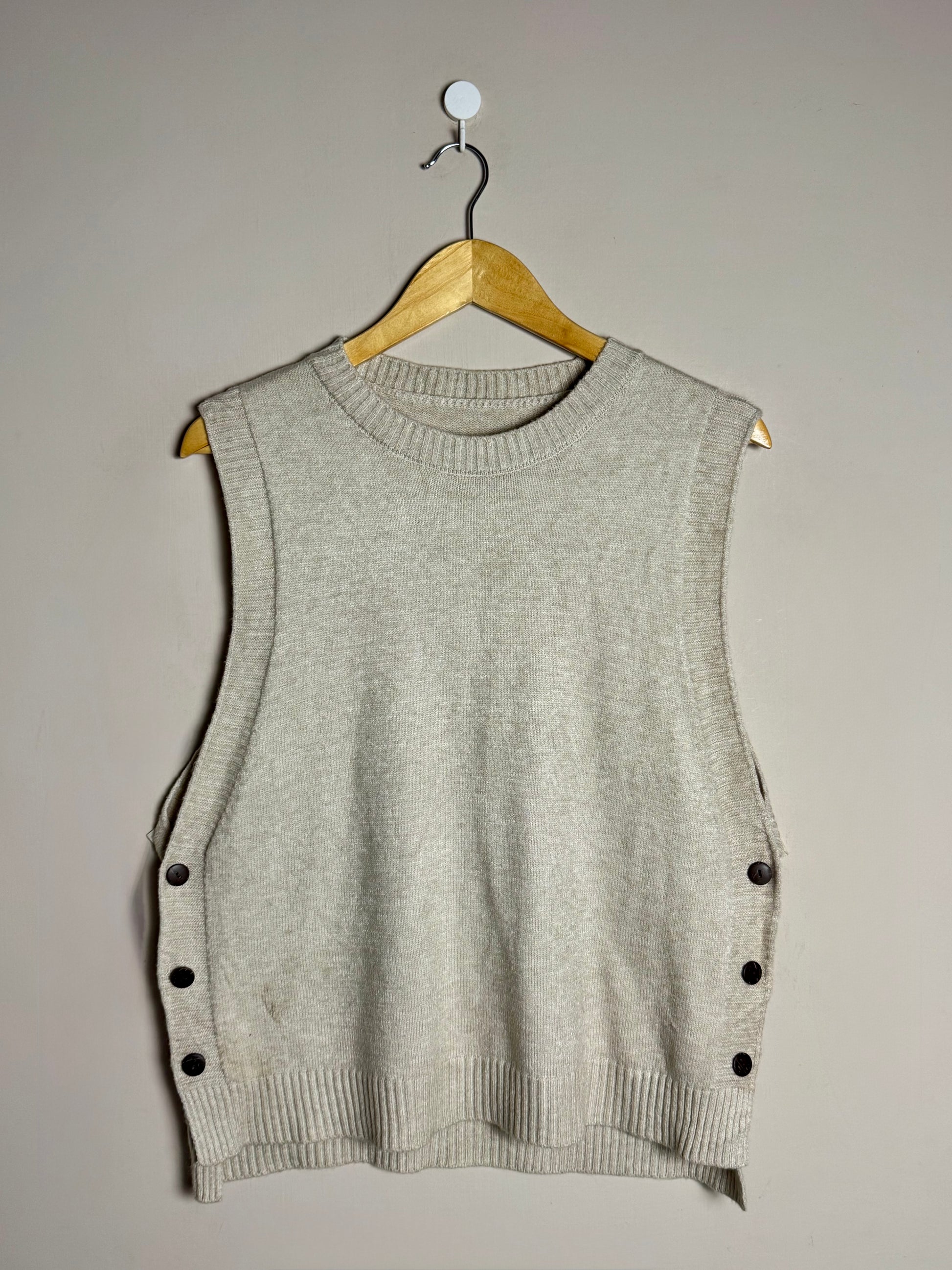 Beige Sleeveless Knit Sweater With Side Buttons – Large-48