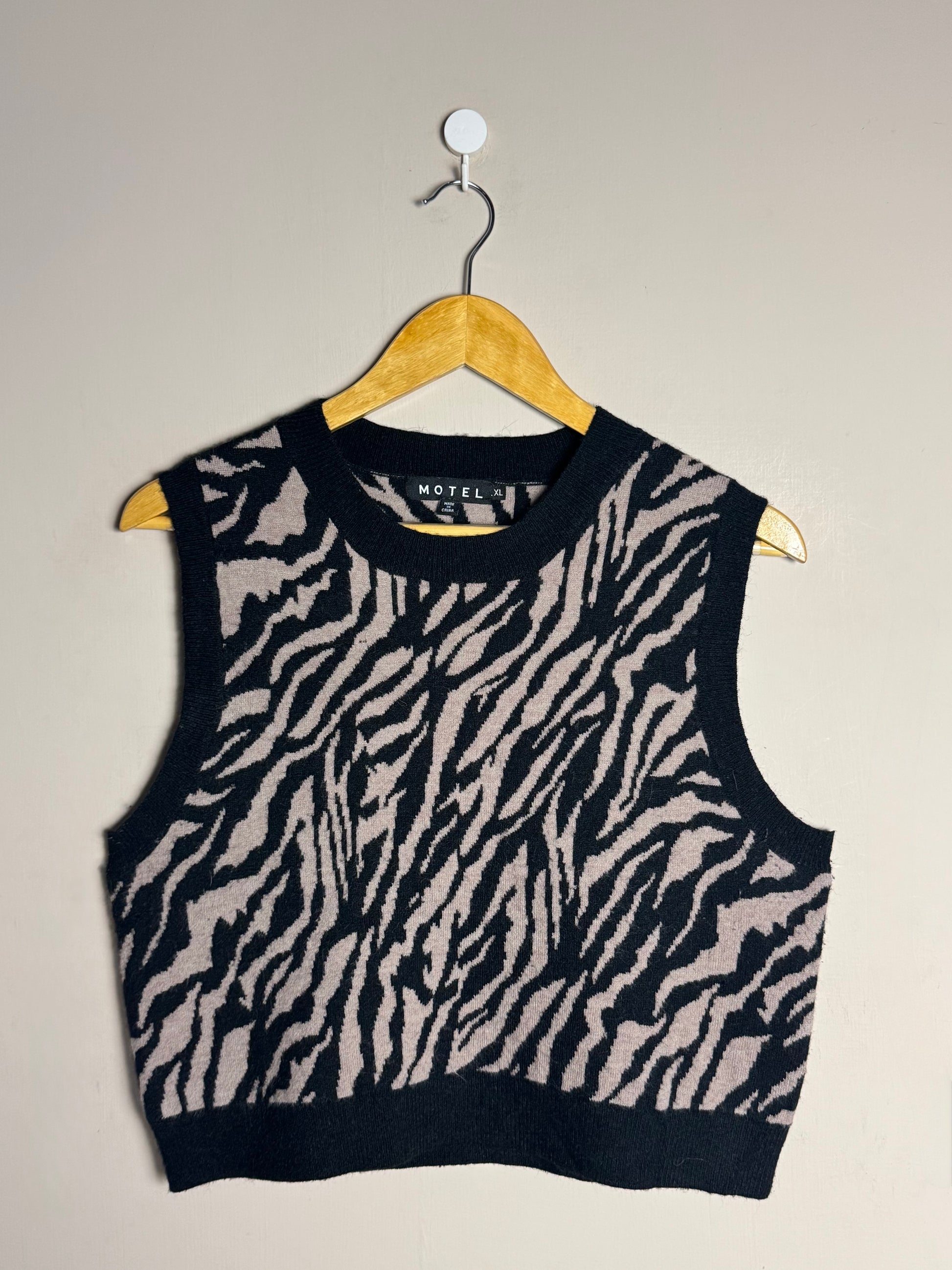 zebra-knit-sleeveless-top-extra-large-32