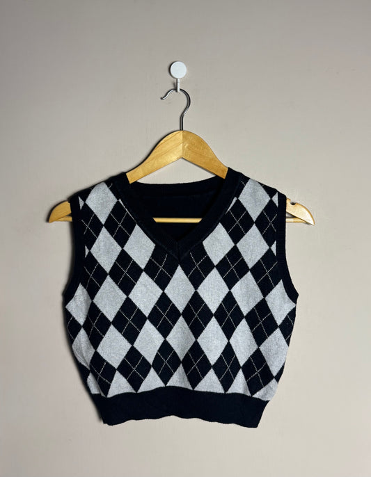black-white-argyle-knit-vest-small-51