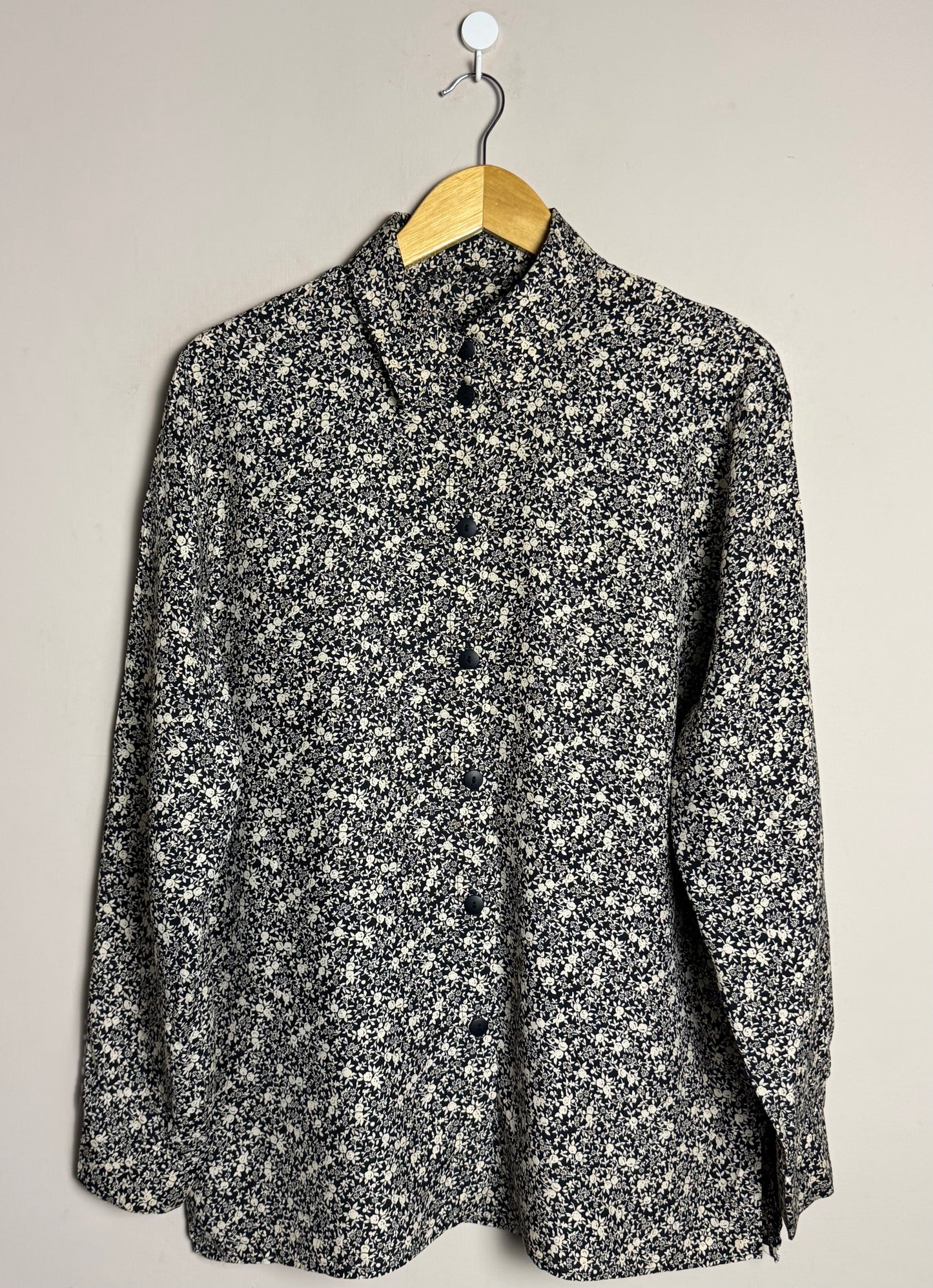 black-white-floral-buttondown-shirt-177