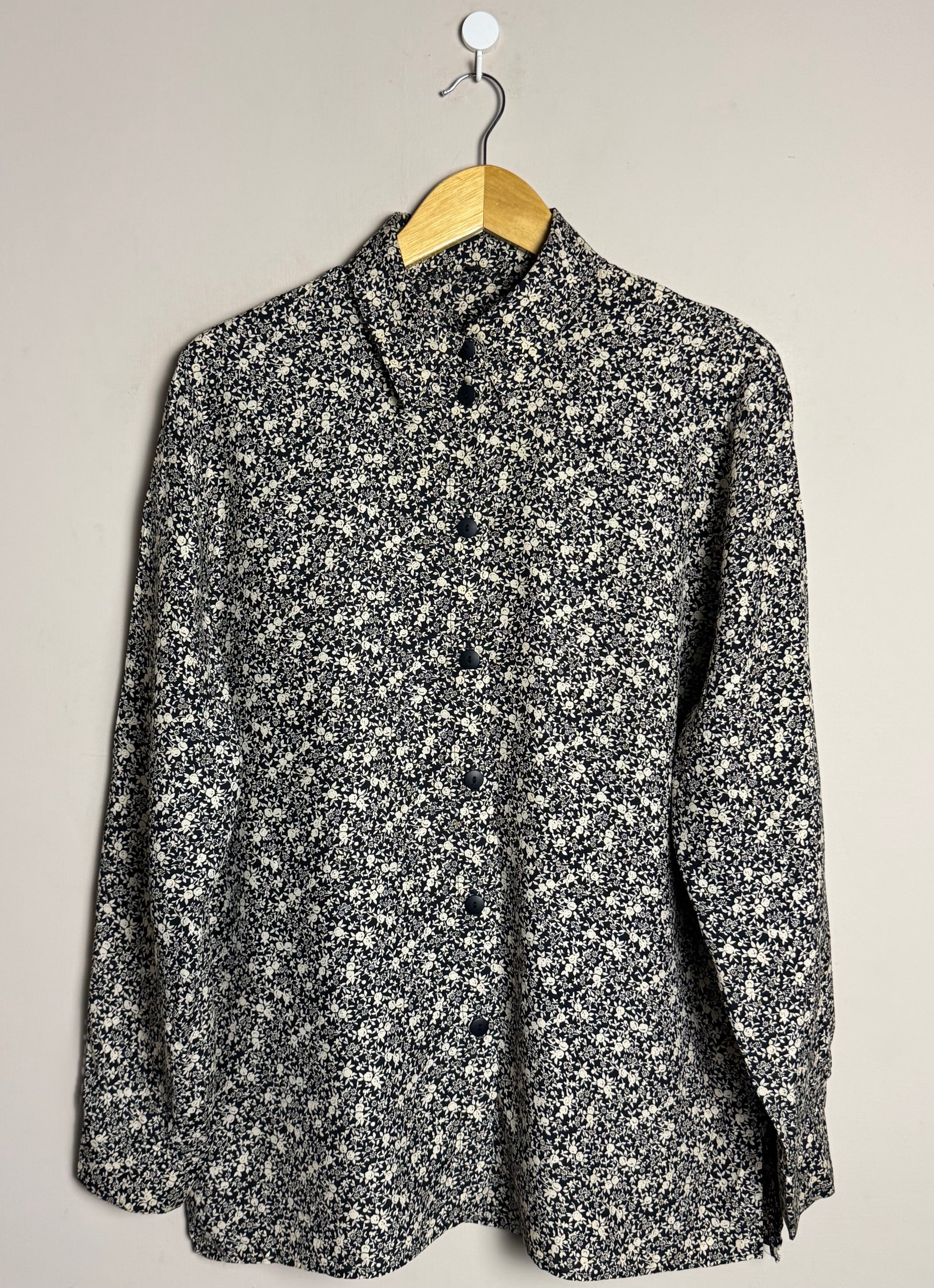 black-white-floral-buttondown-shirt-177