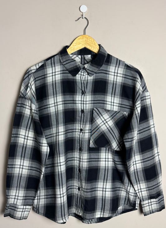 black-white-plaid-flannel-shirt-169