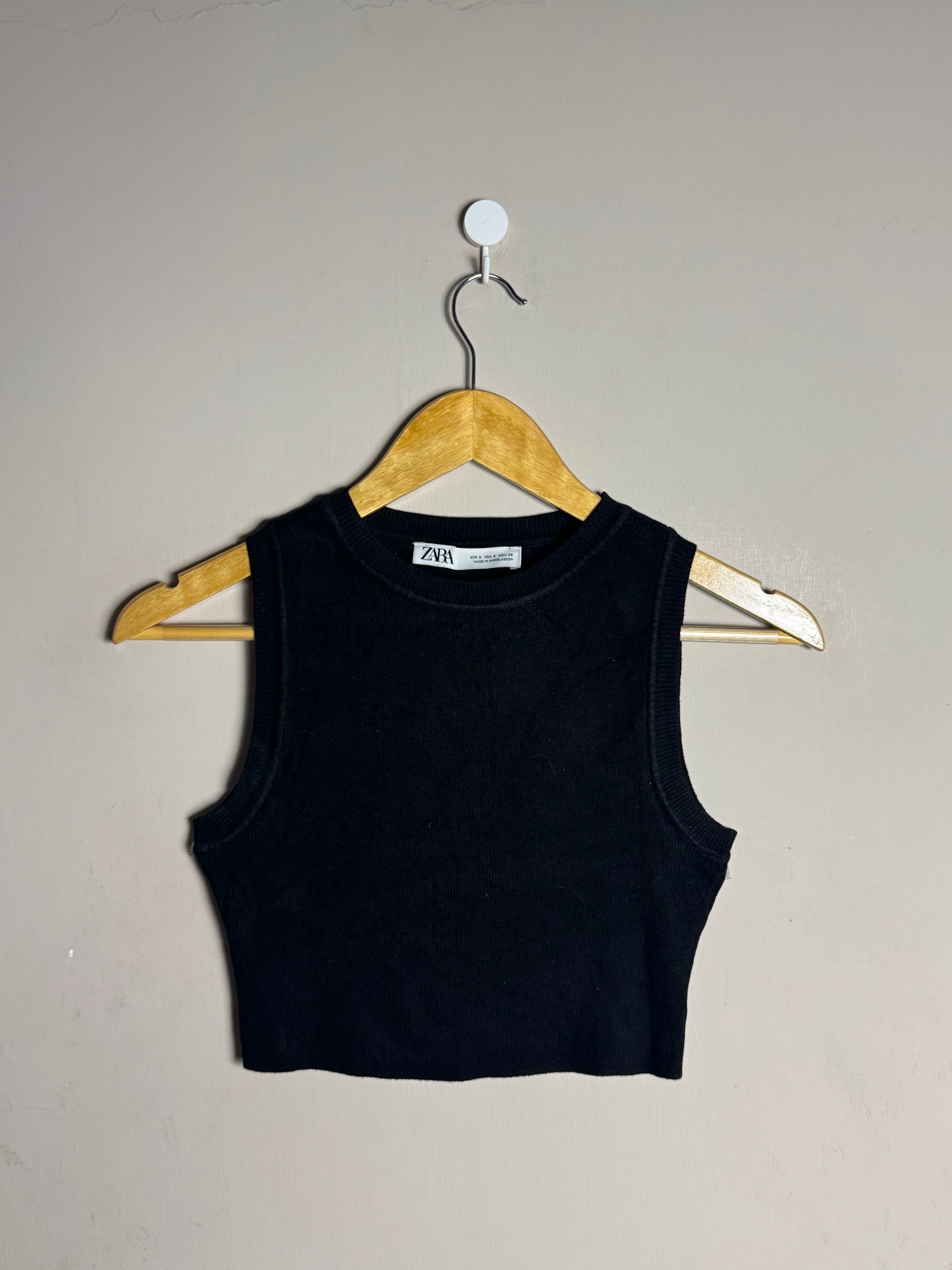 black-basic-knit-tank-70