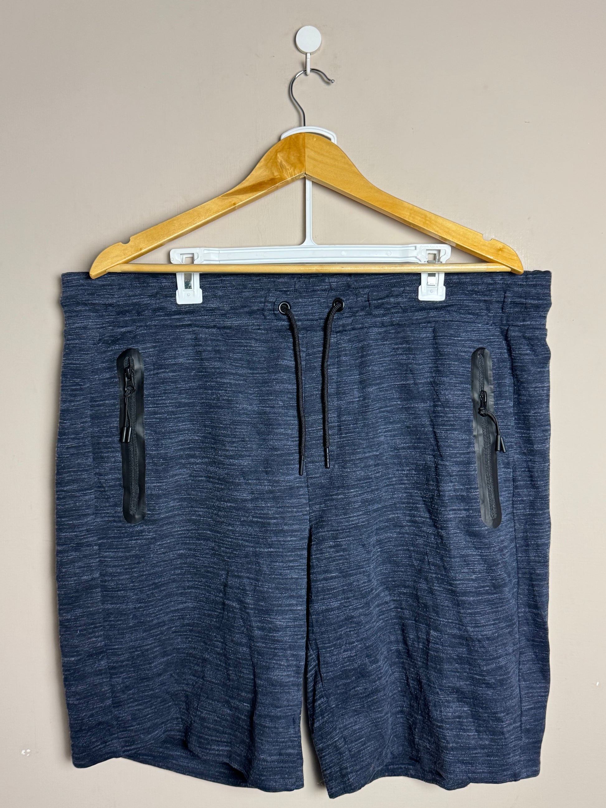 large-navy-zipper-pocket-shorts-w22-18