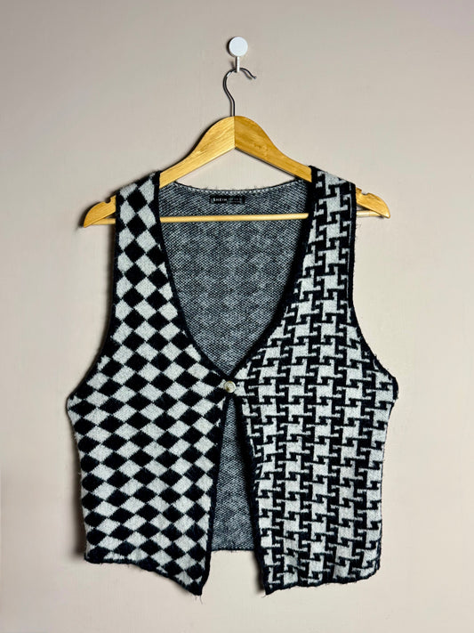 black-white-mixedpattern-vest-74