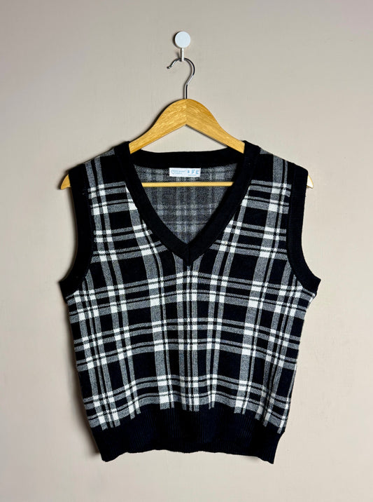 black-white-plaid-knit-vest-61