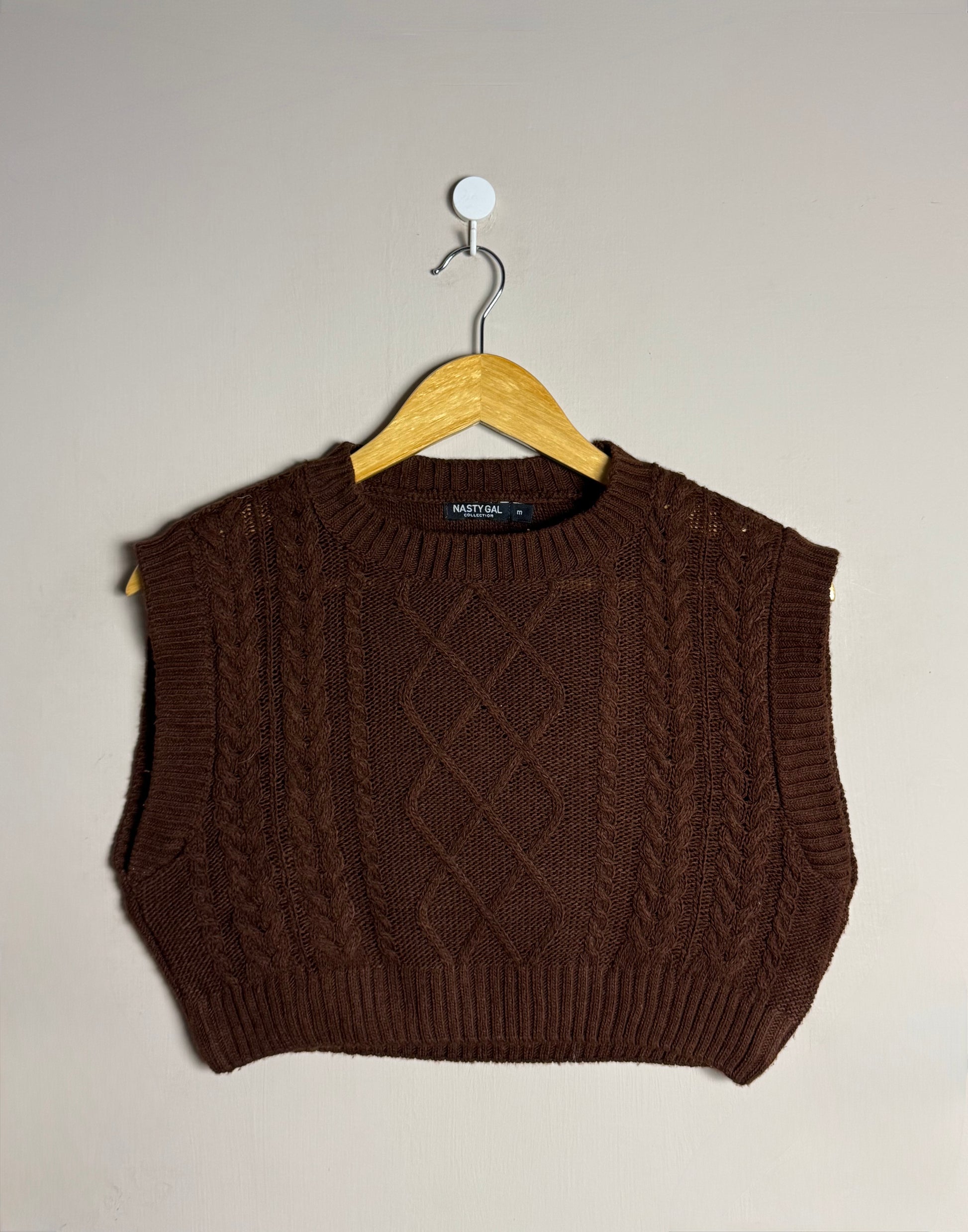 brown-cableknit-crop-vest-90