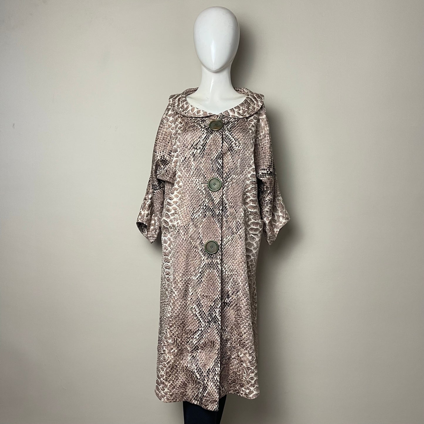 python-print-long-coat-093