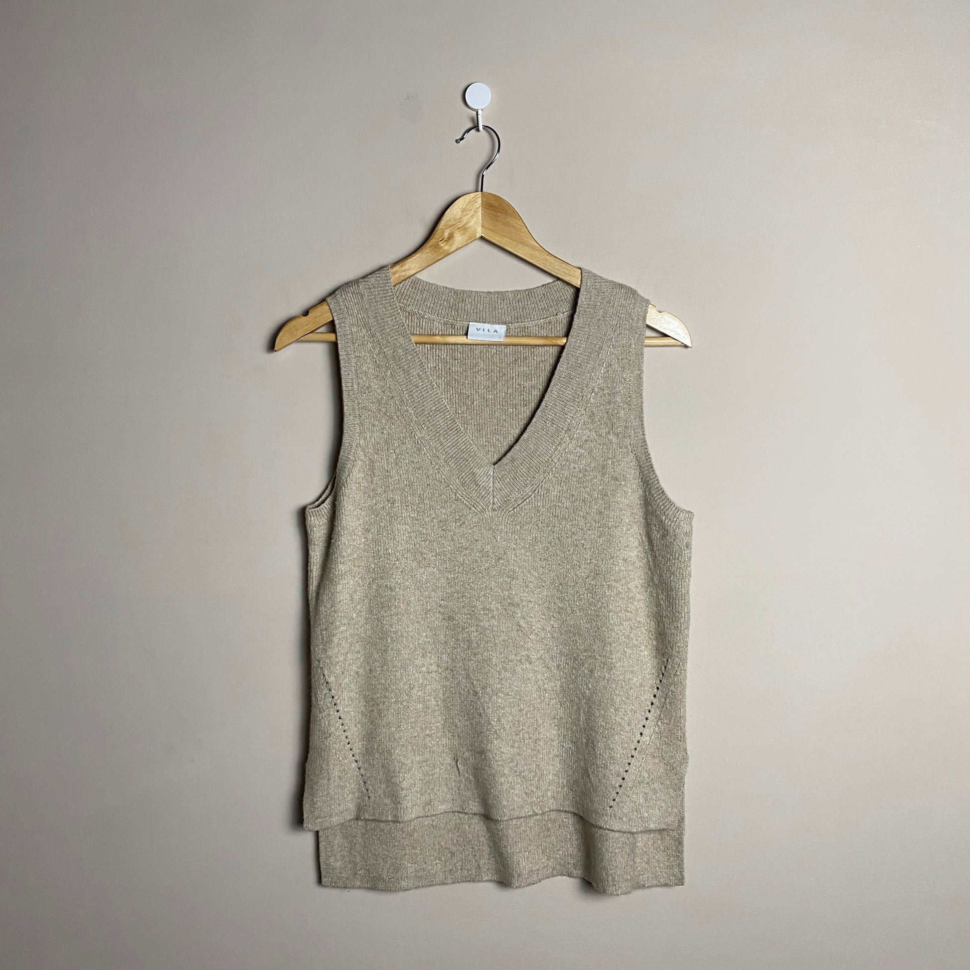 beige-knit-sleeveless-top-116