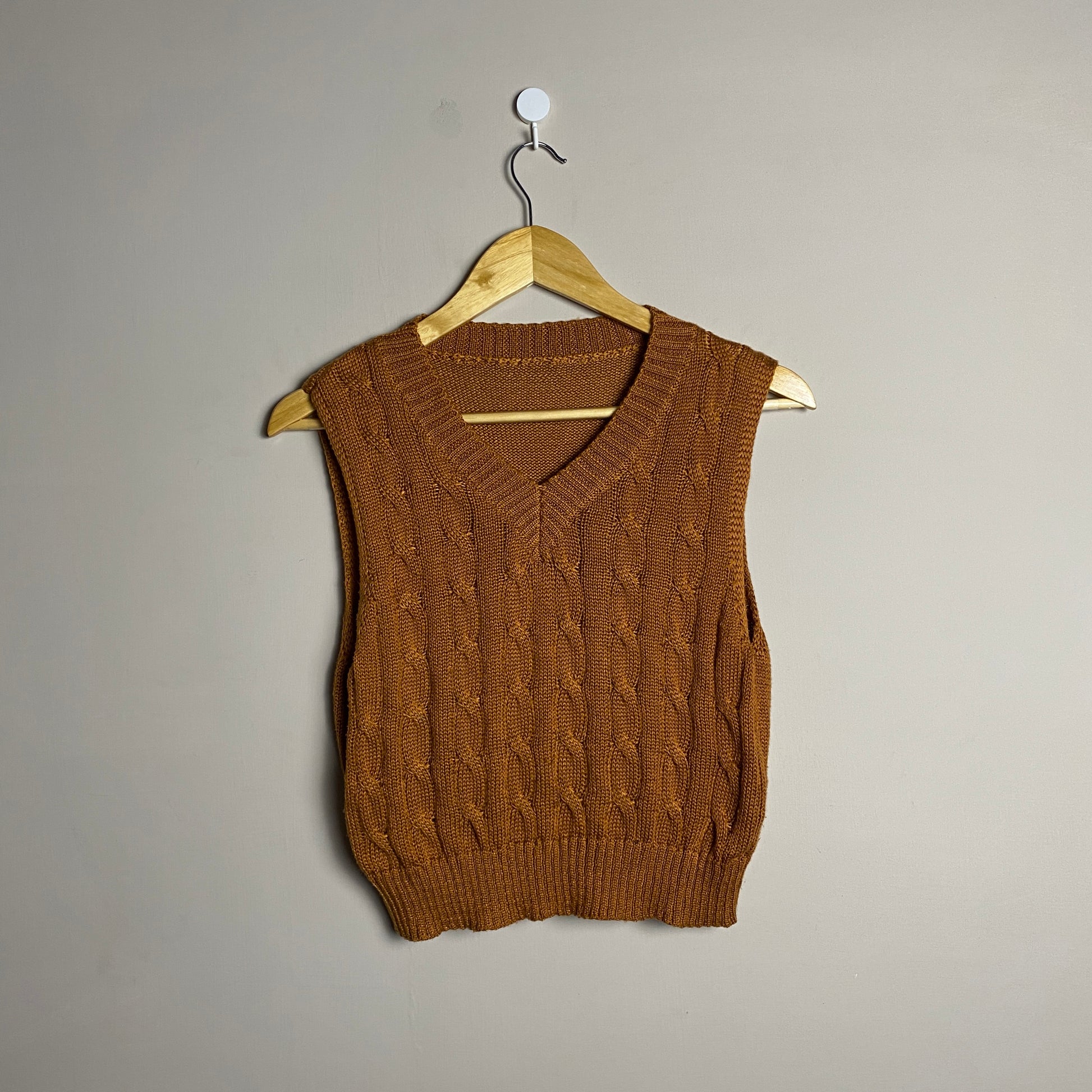 brown-cableknit-sleeveless-sweater-141