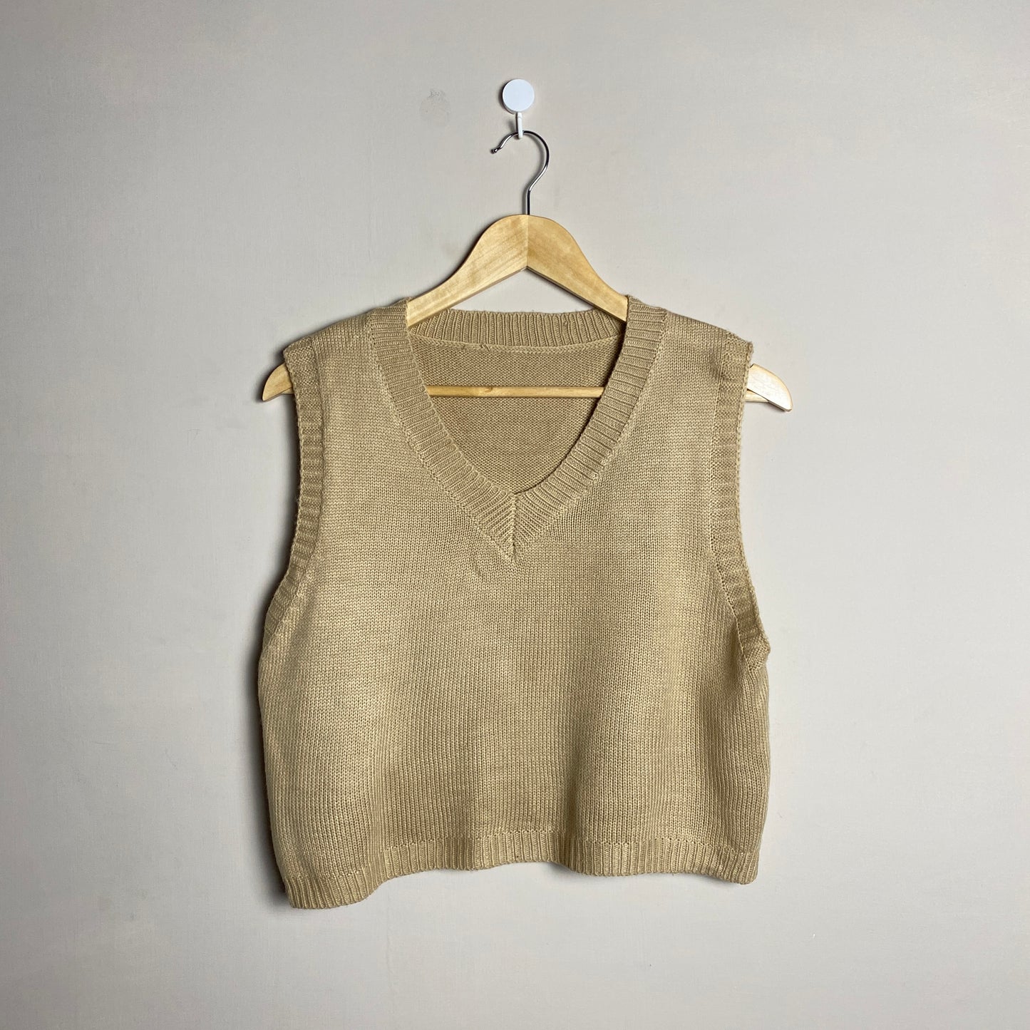 beige-basic-sleeveless-sweater-133