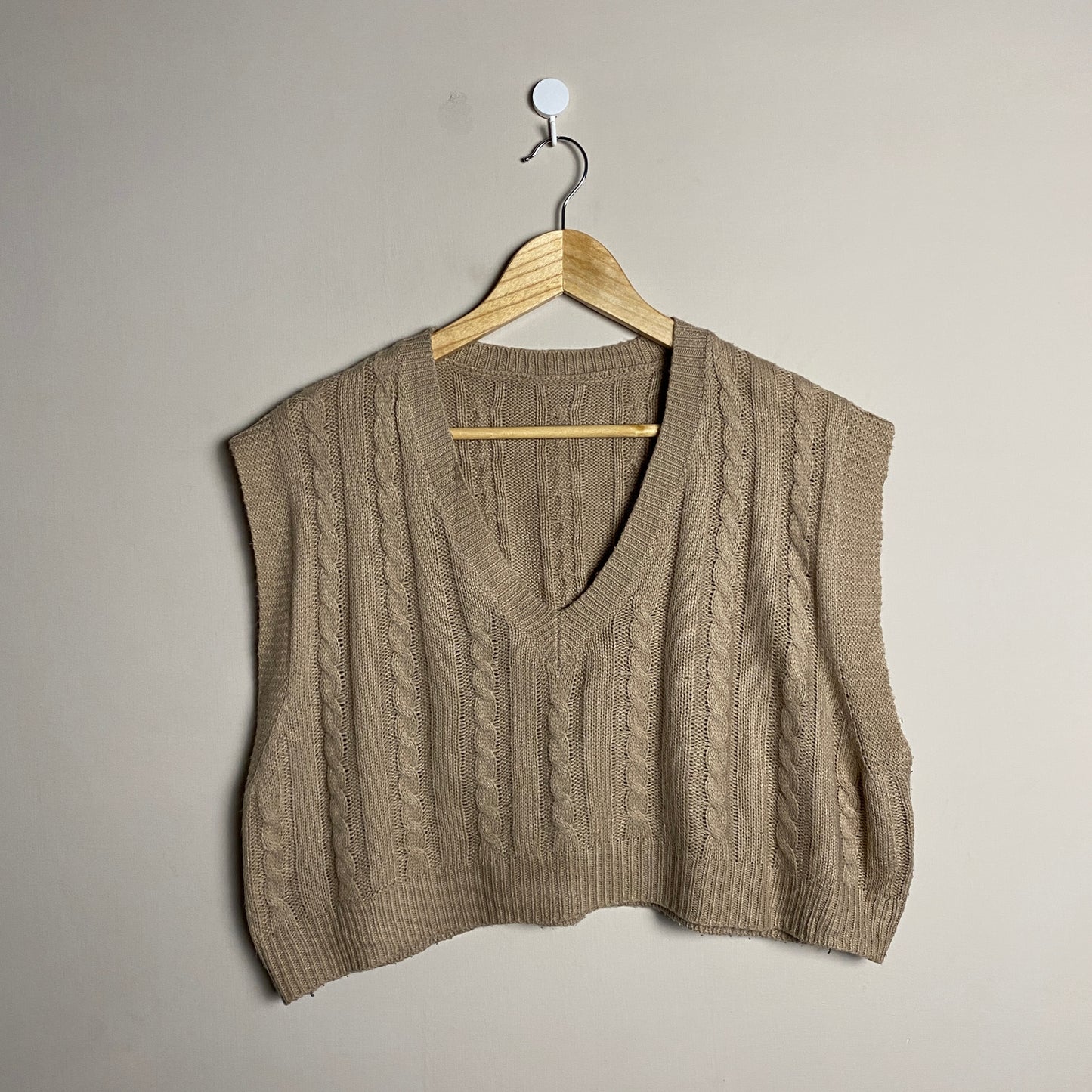 beige-cable-knit-sweater-vest-106