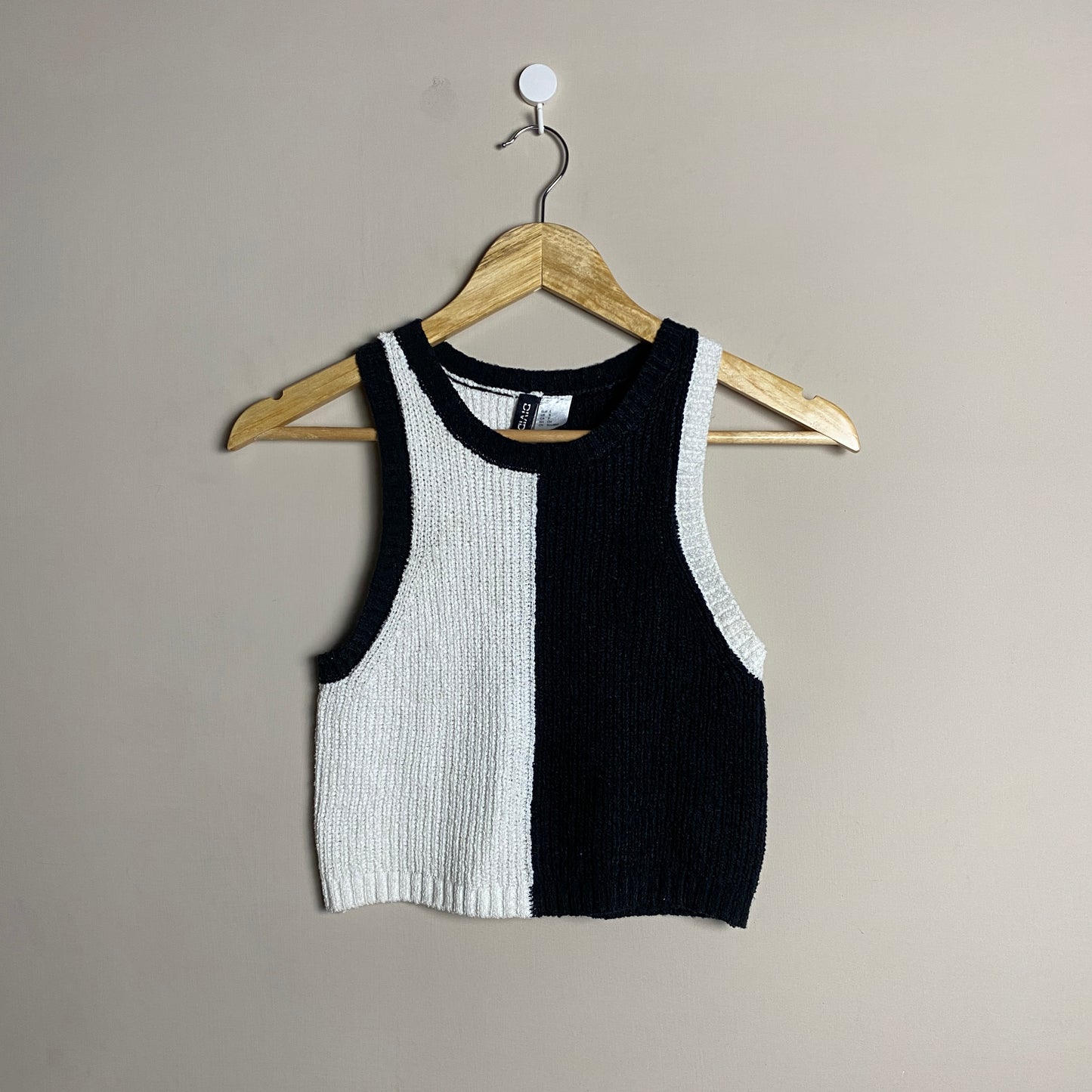 black-white-knit-tank-107