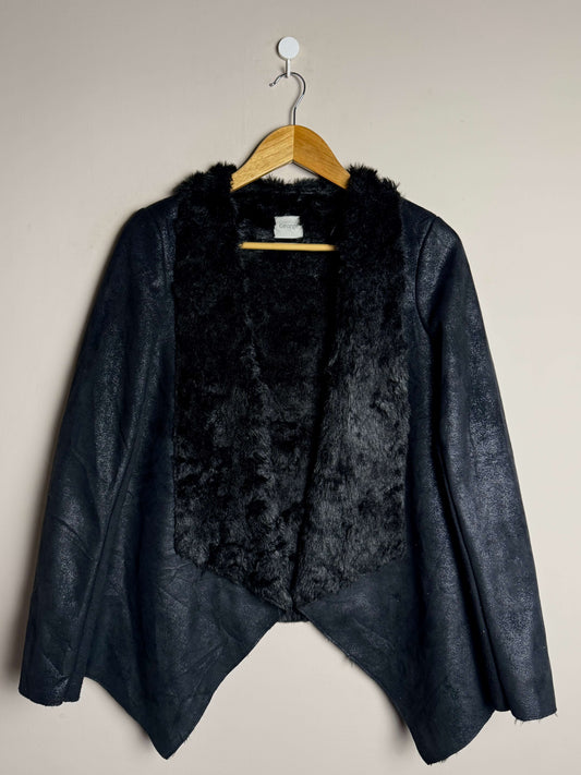  black-waterfall-faux-fur-jacket-34