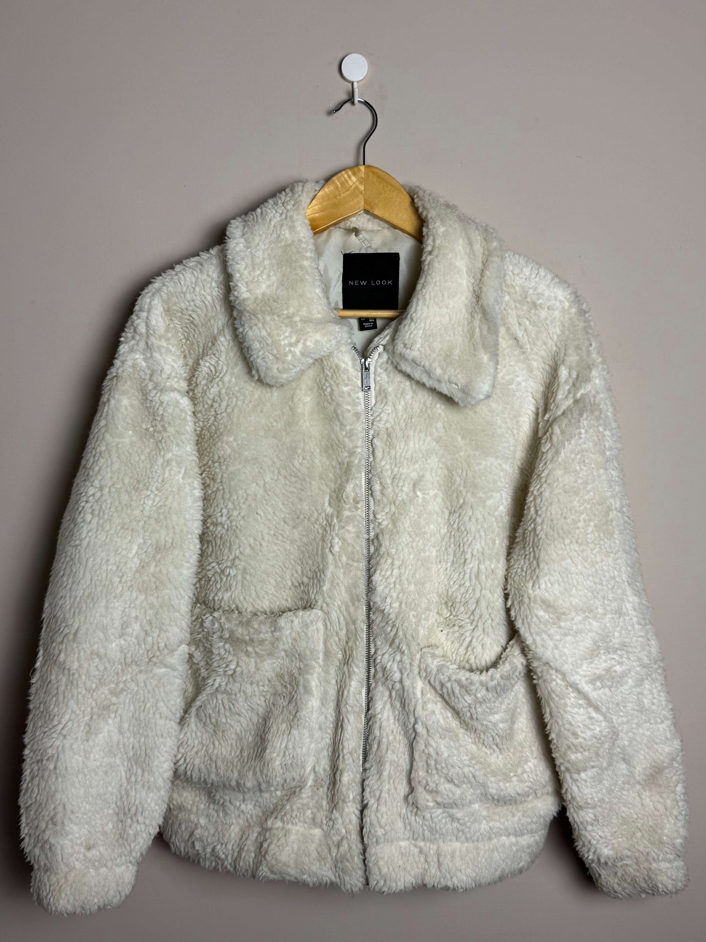  white-fur-zip-jacket-4