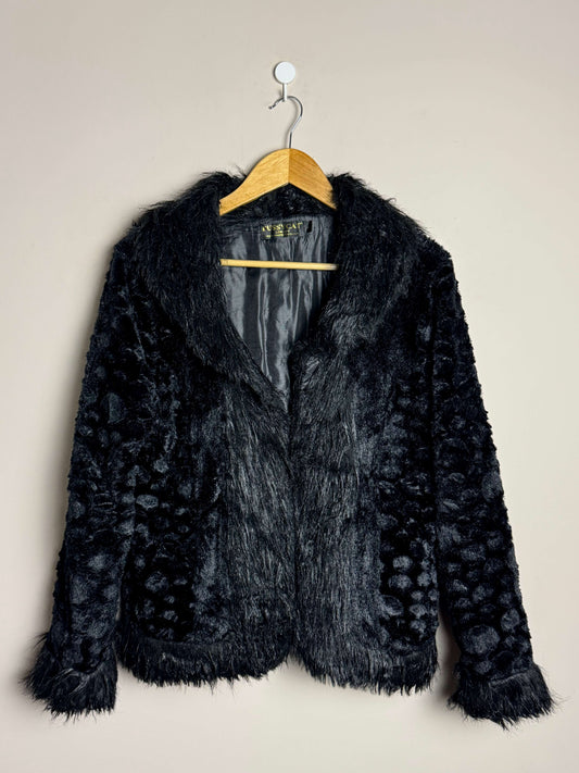  black-fur-patterned-coat-12