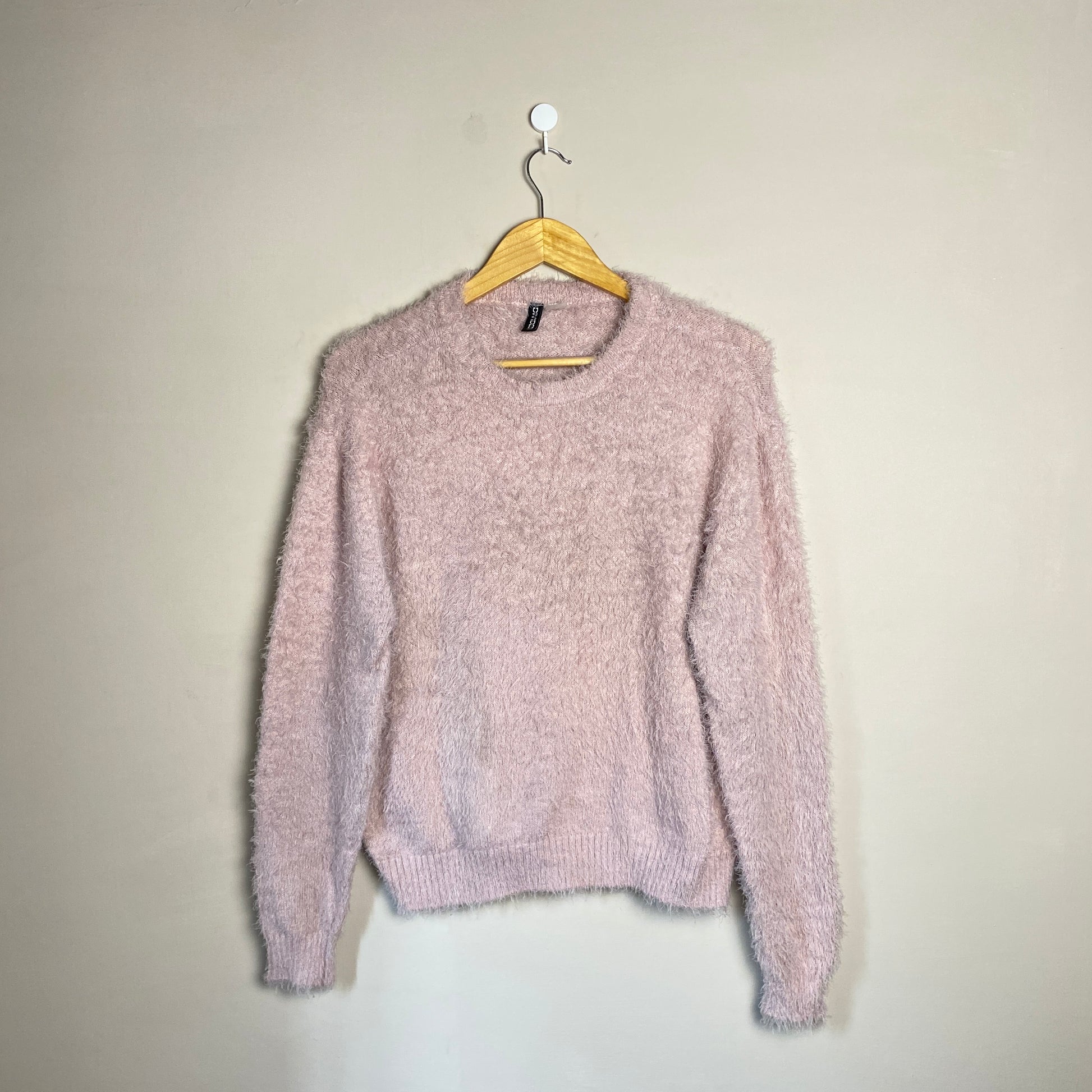light-pink-fuzzy-woolen-sweater-037