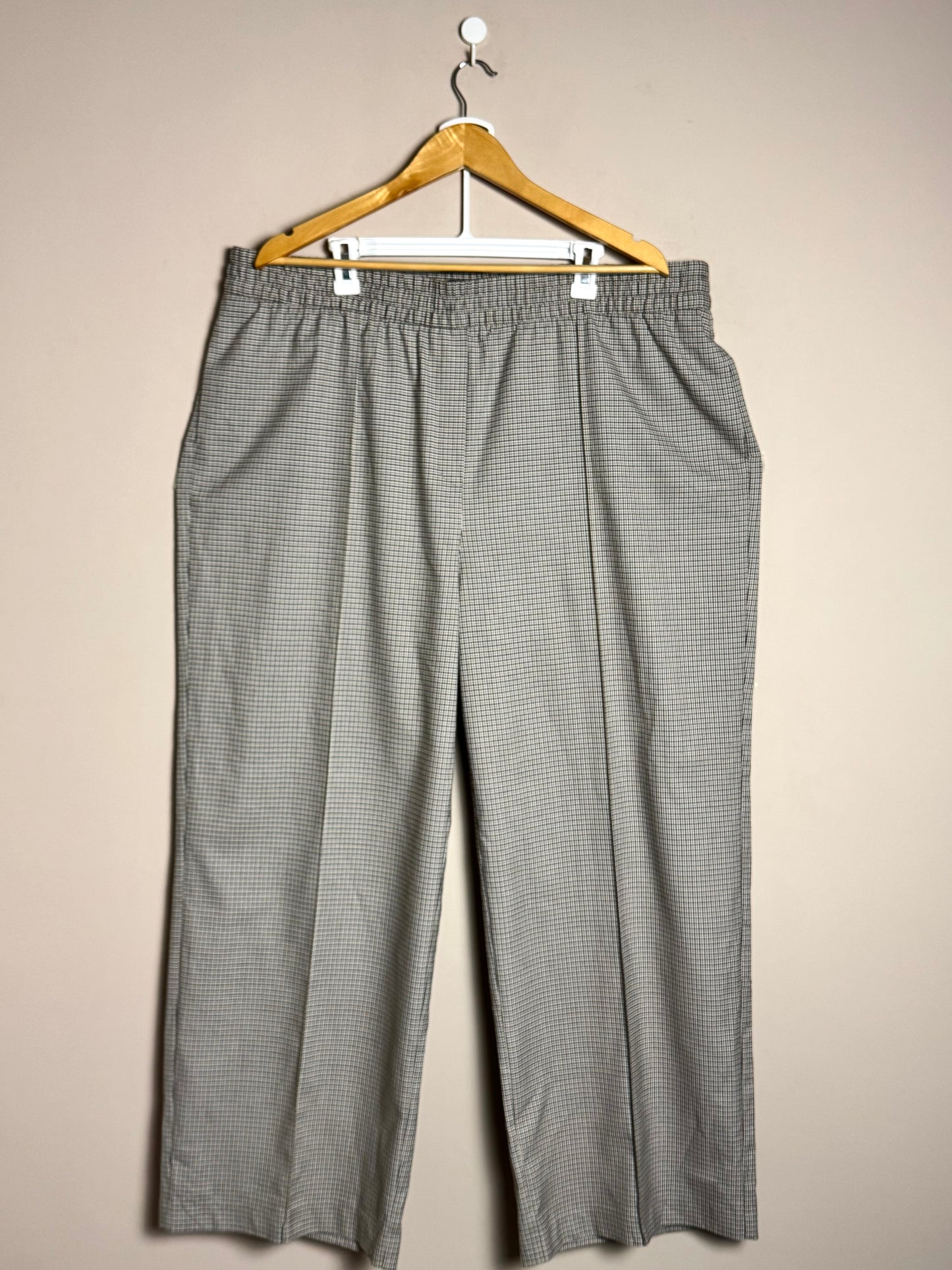 Extra Large Grey Checkered Wide Pants