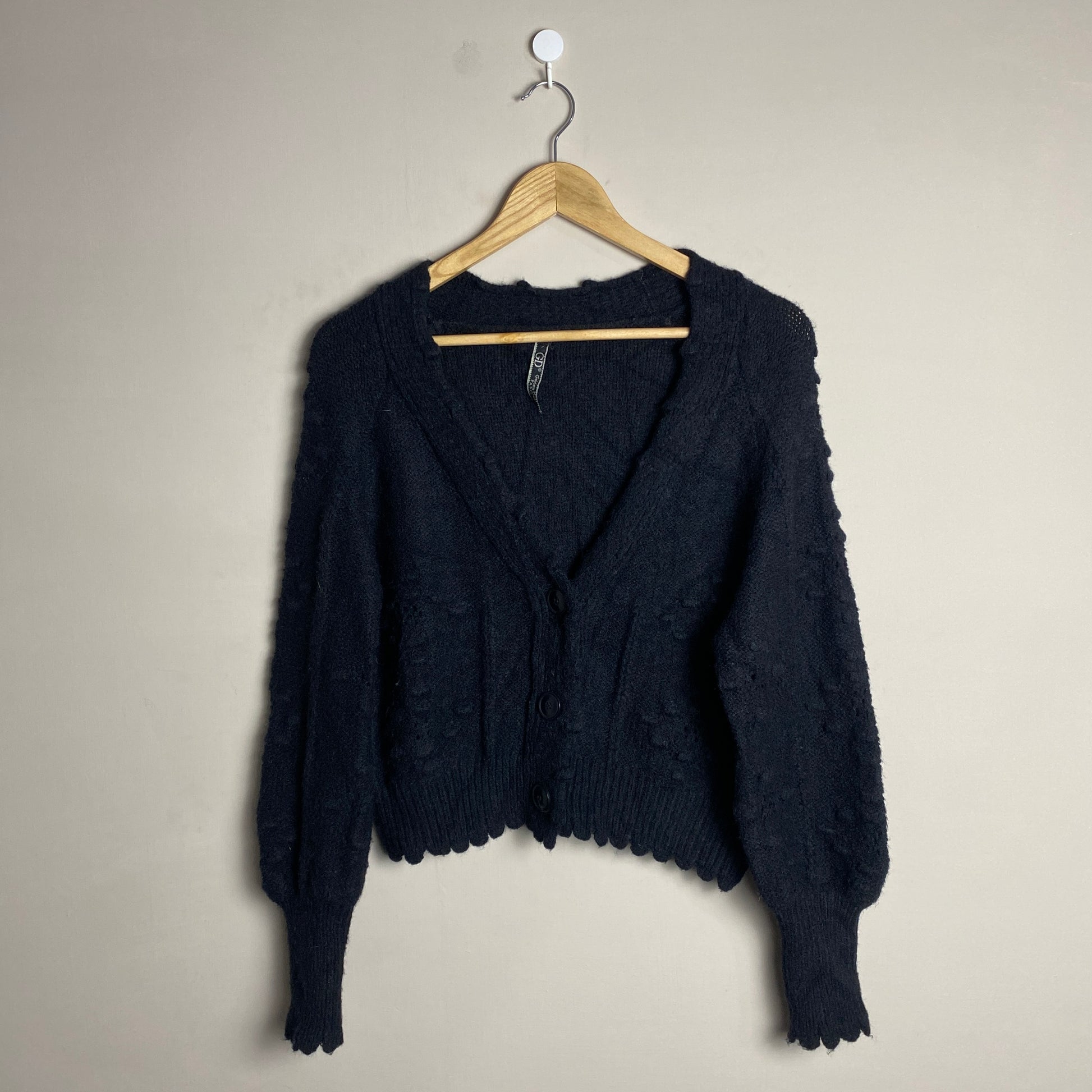 black-textured-cropped-cardigan-201