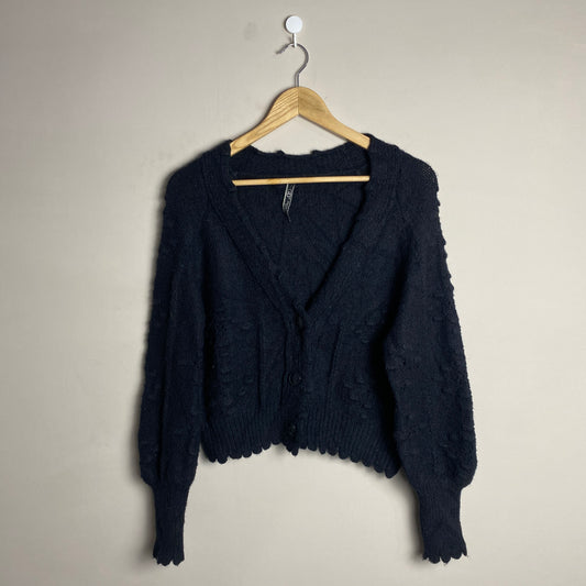 black-textured-cropped-cardigan-201