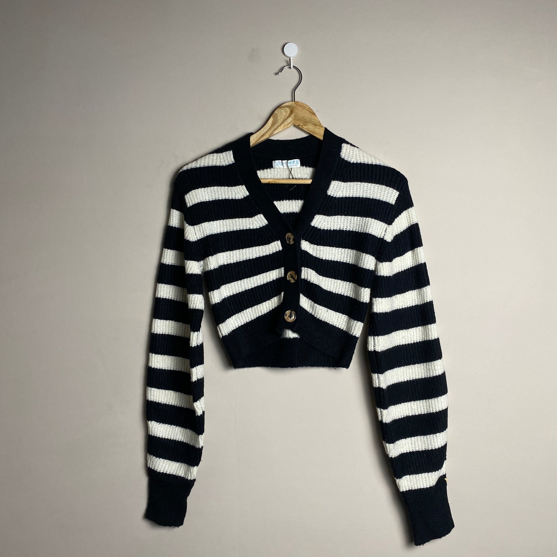 black-white-striped-cropped-cardigan-185