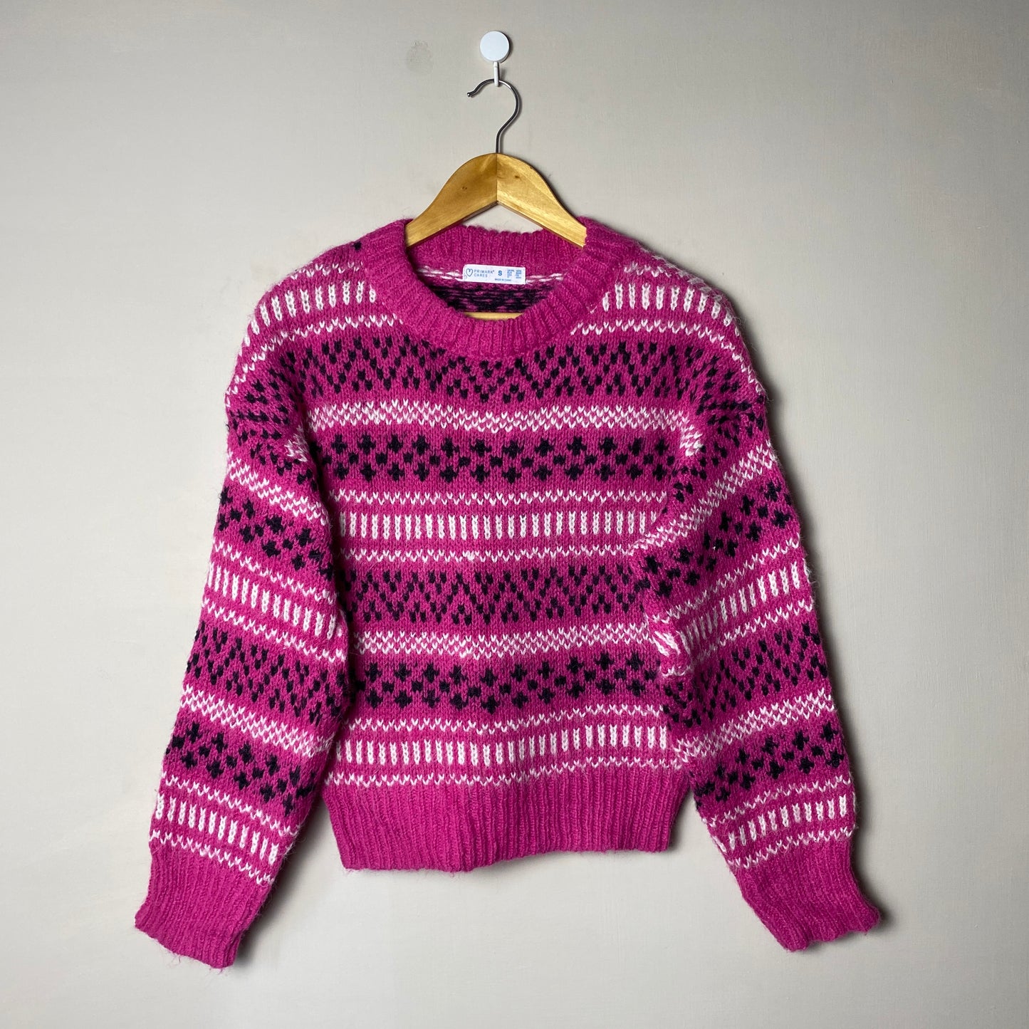 pink-pattern-knit-sweatshirt-60