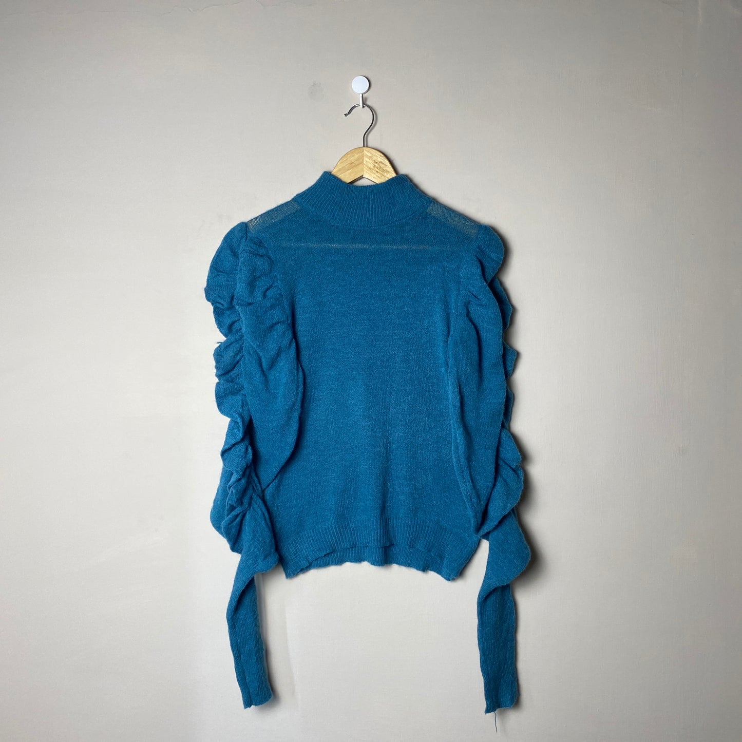 Teal-ruffle-sleeve-mockneck-sweatshirt-64