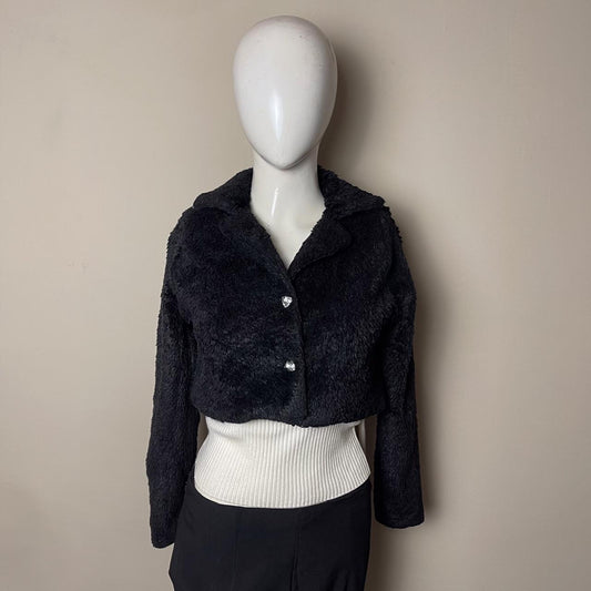 cropped-faux-fur-button-jacket-056